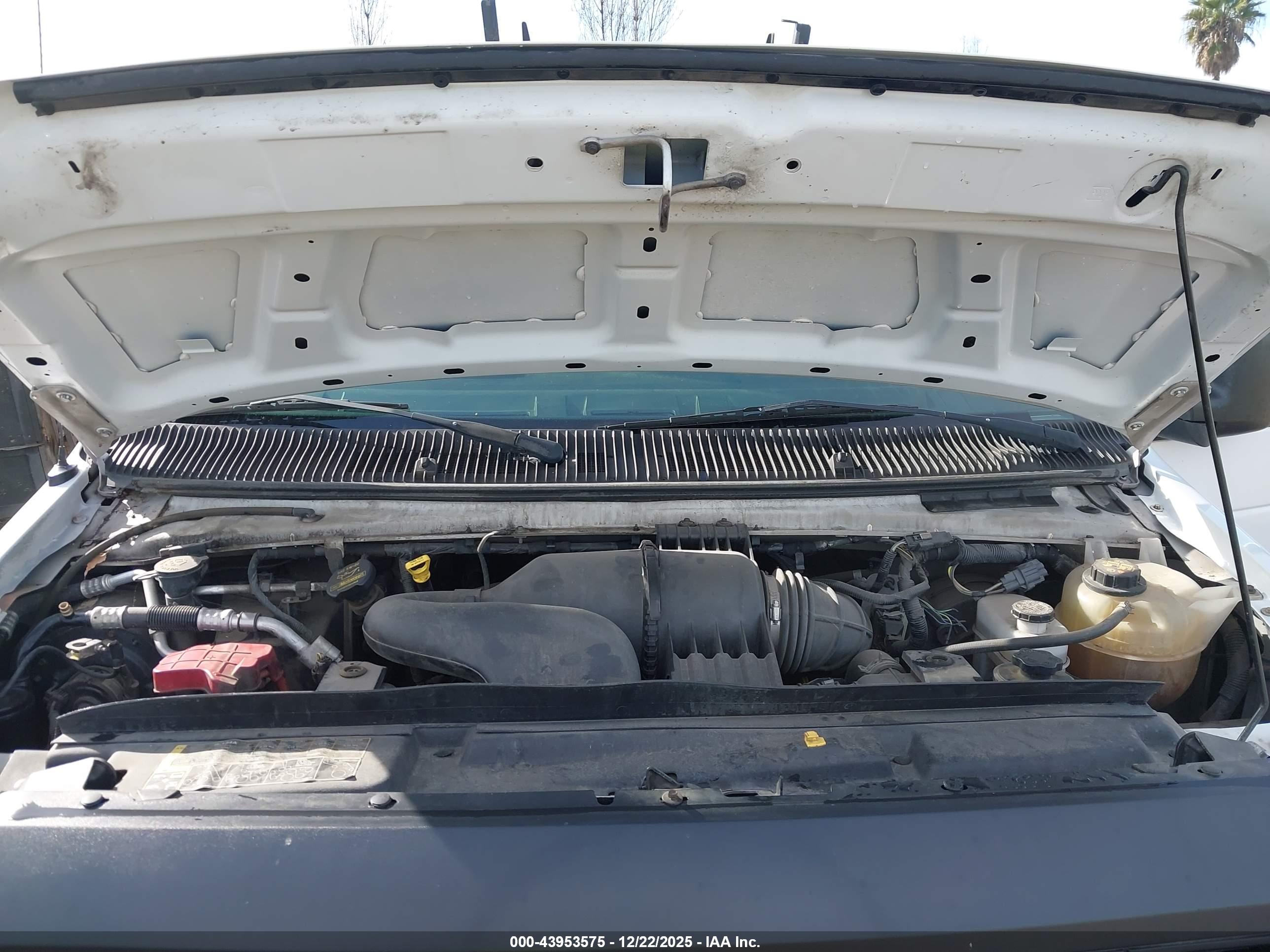 FORD E-150 image 10