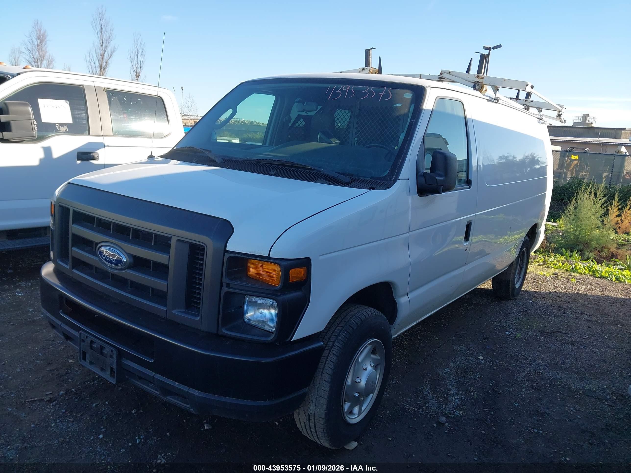FORD E-150 image 2