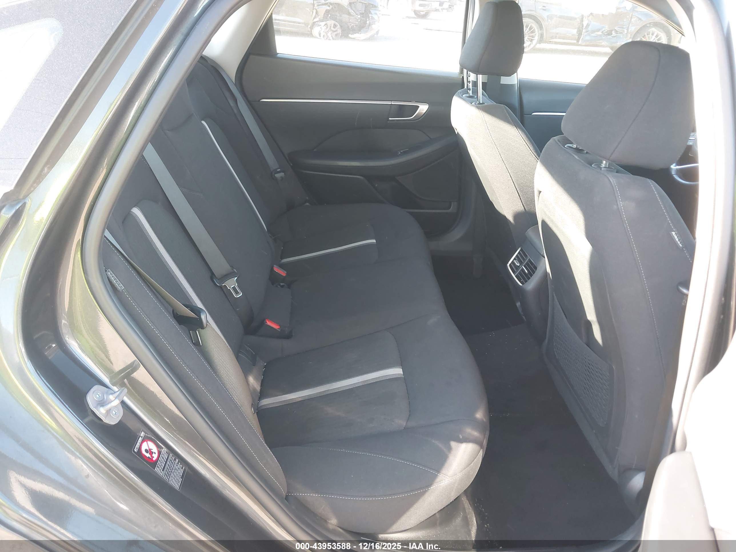 HYUNDAI SONATA image 8