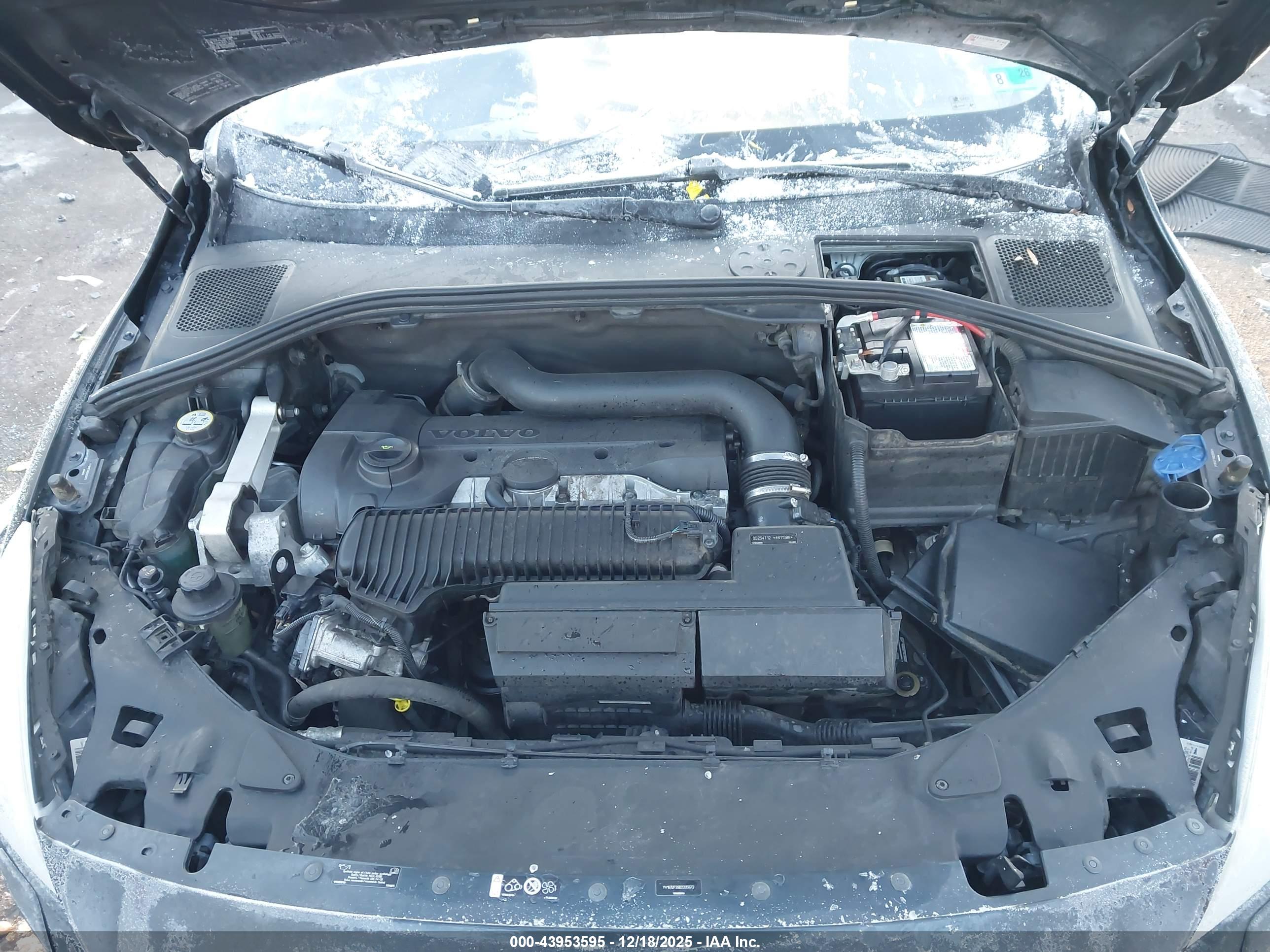 VOLVO S60 image 10