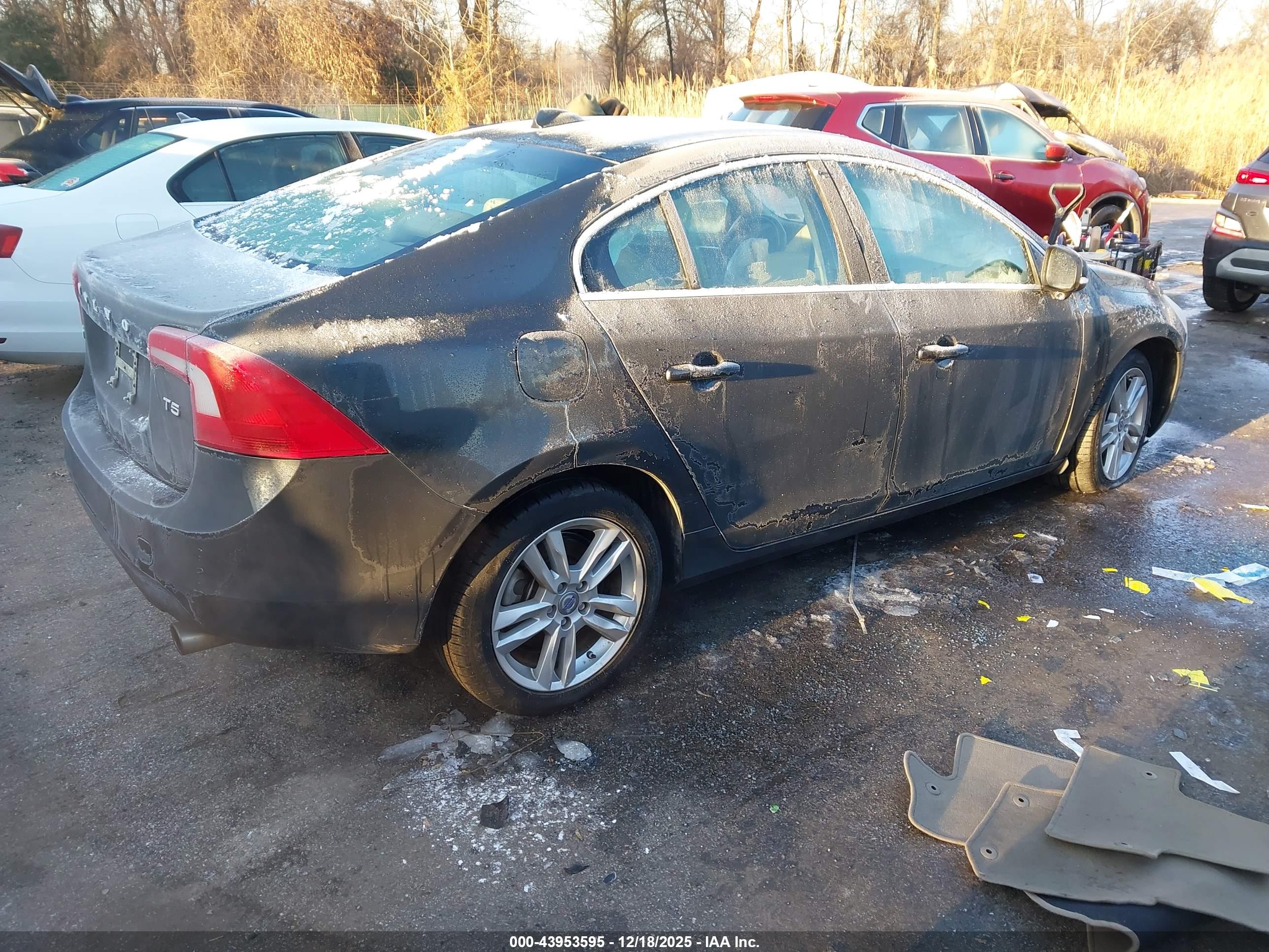 VOLVO S60 image 4