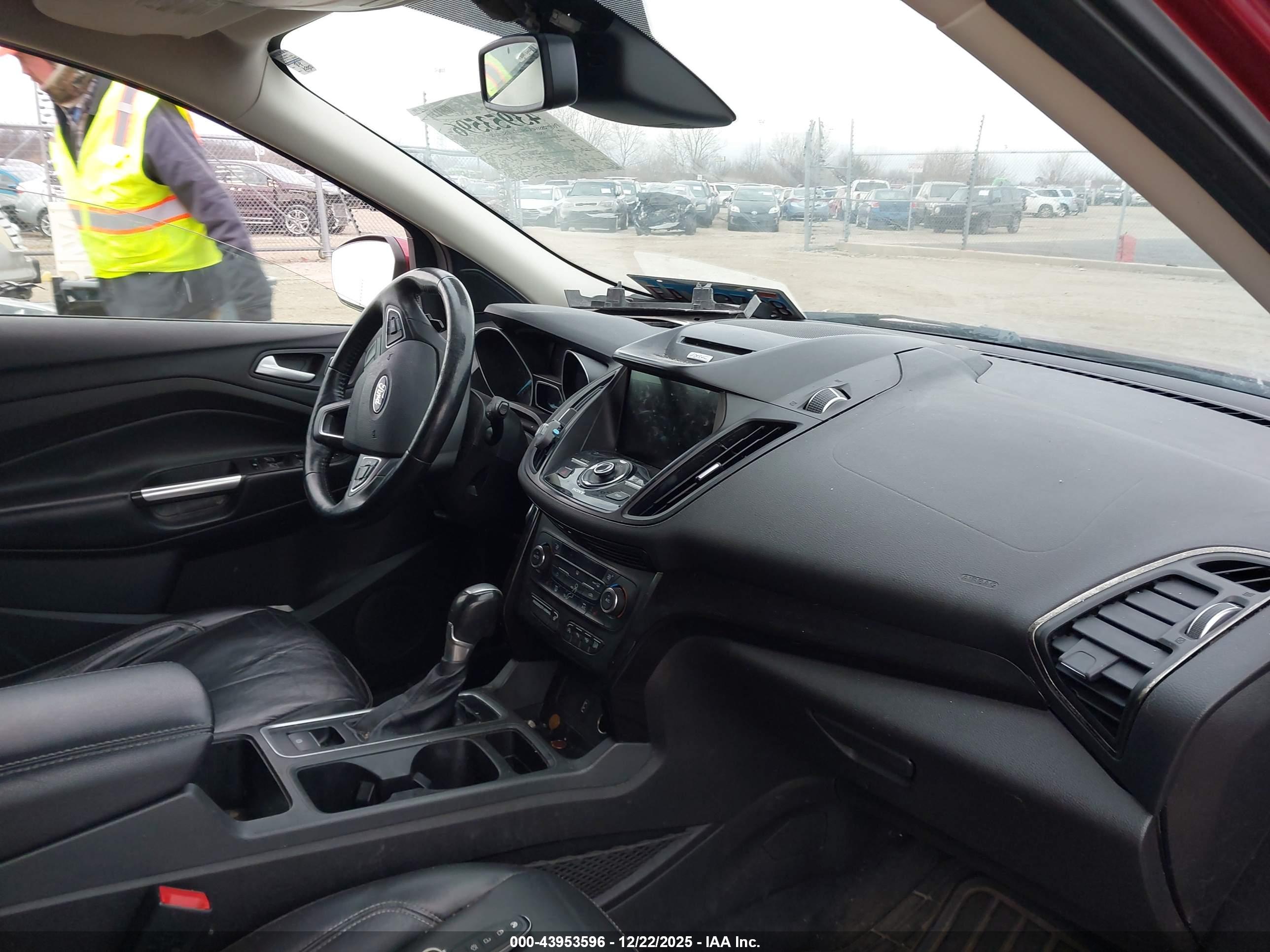 FORD ESCAPE image 5