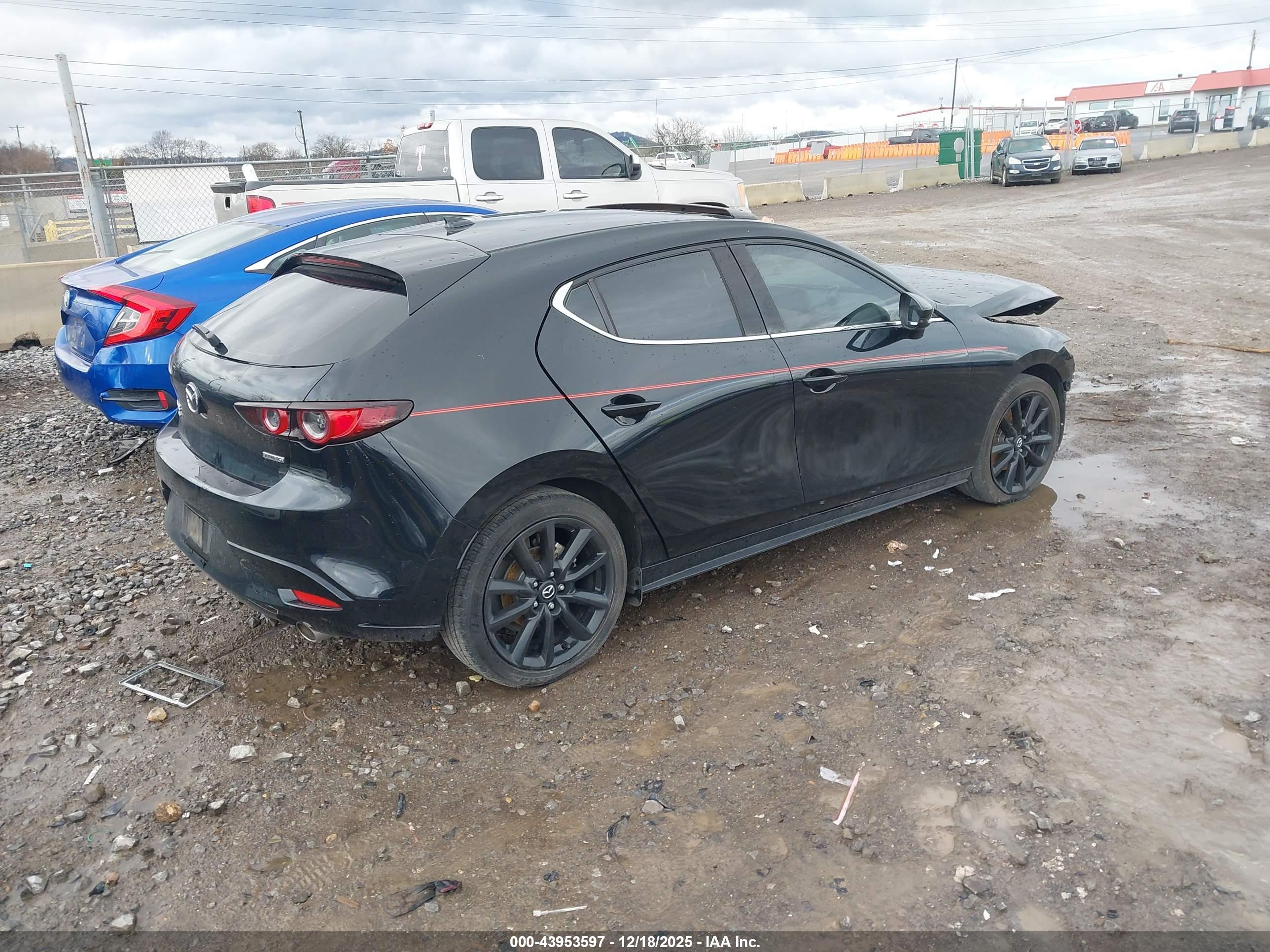 MAZDA MAZDA3 image 4