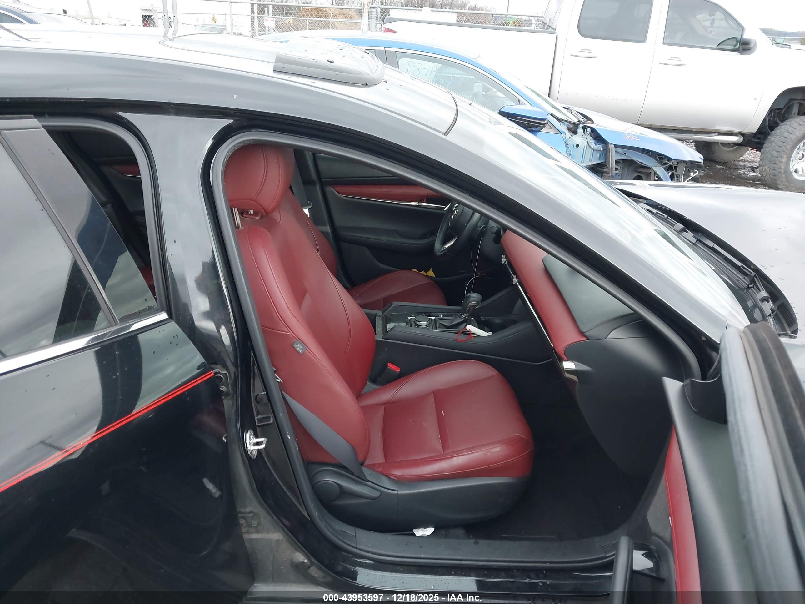 MAZDA MAZDA3 image 5