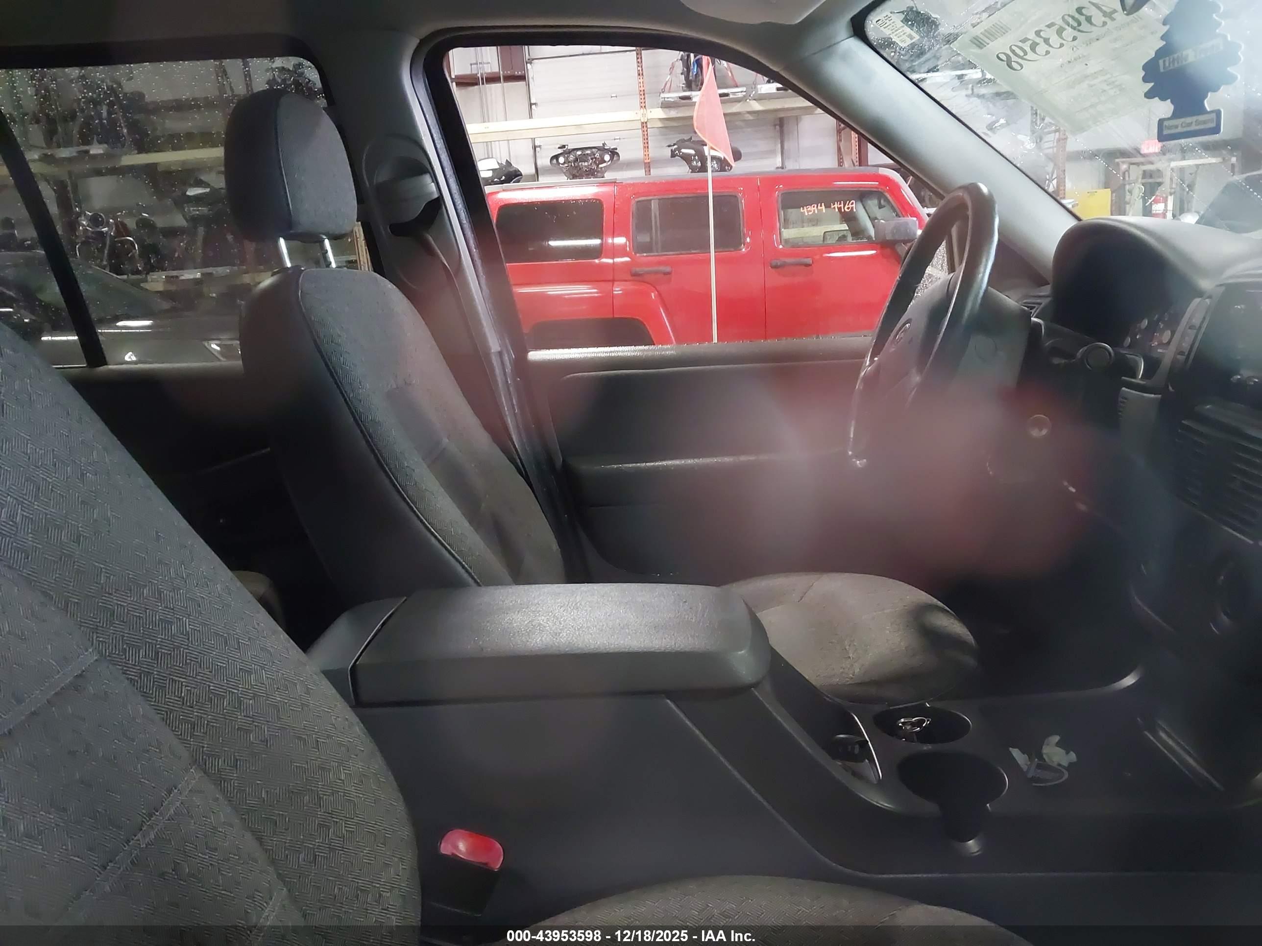 FORD EXPLORER image 5