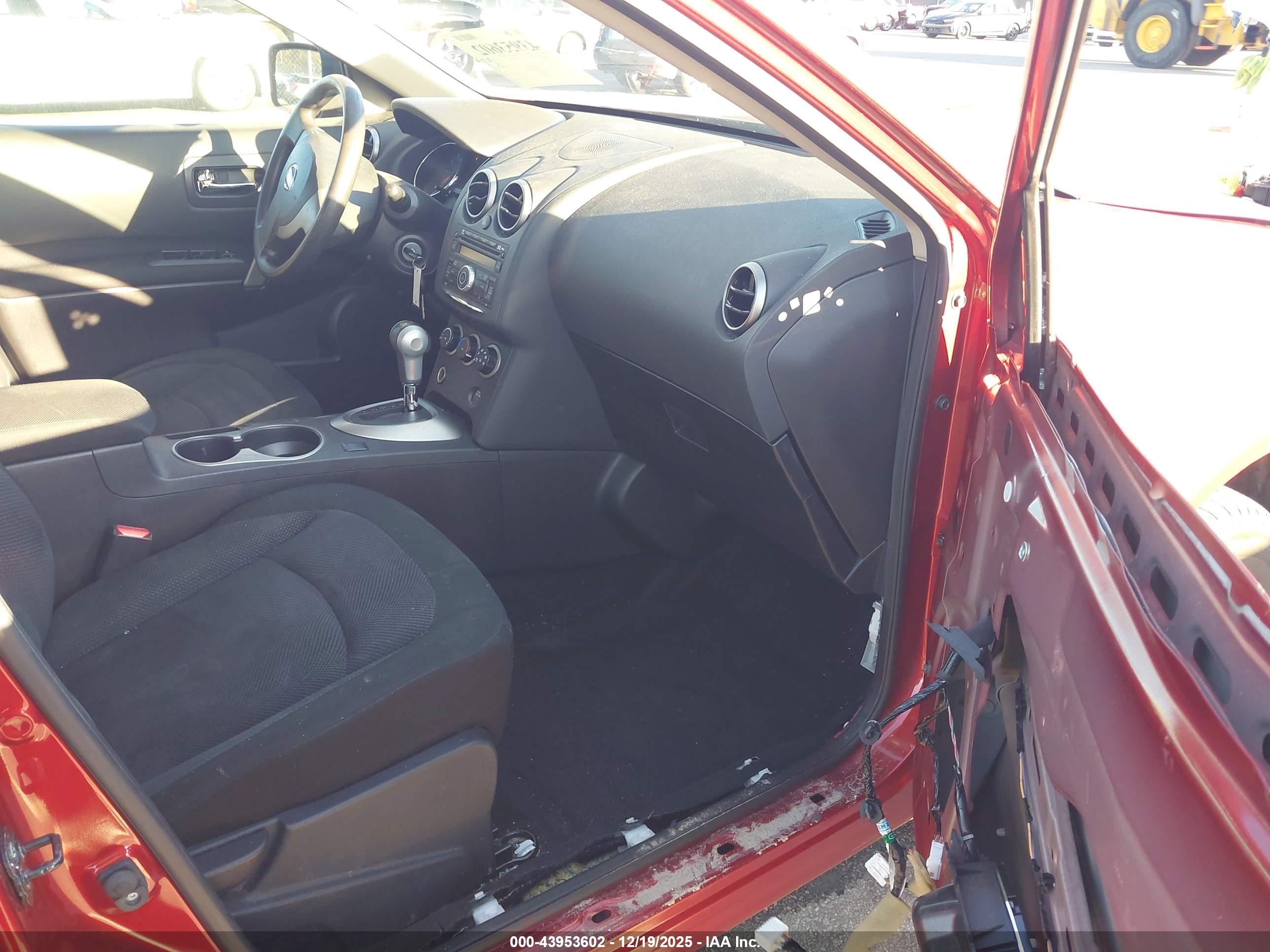NISSAN ROGUE image 5