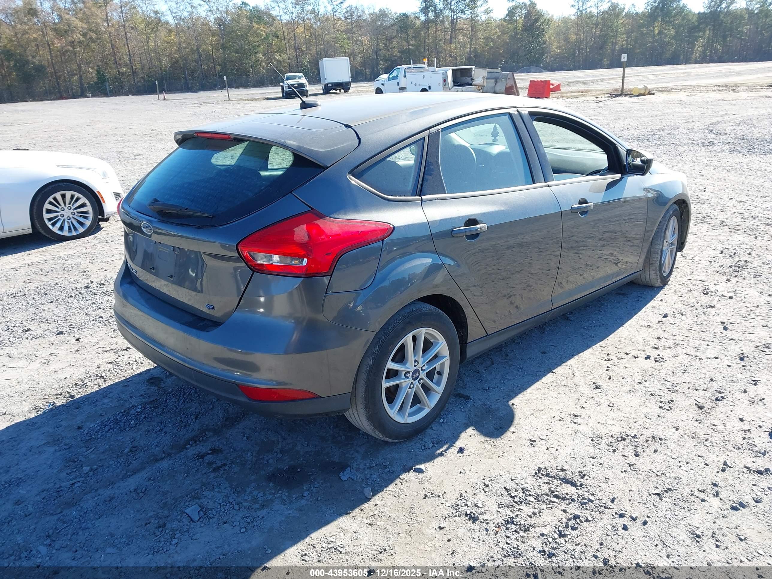 FORD FOCUS image 4