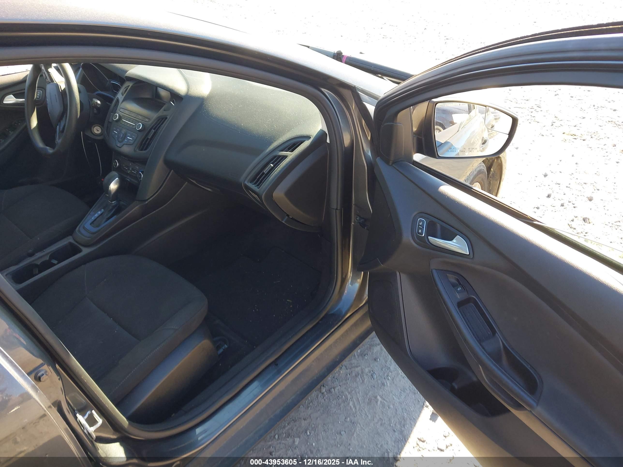 FORD FOCUS image 5