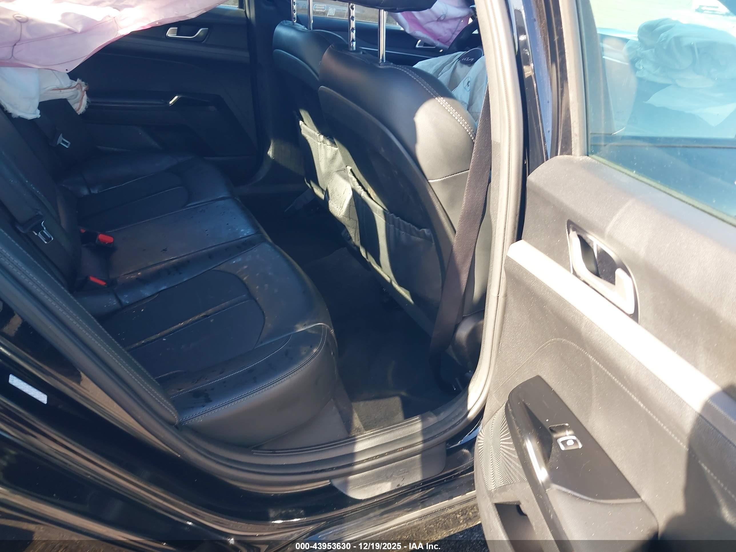 KIA K5 image 8