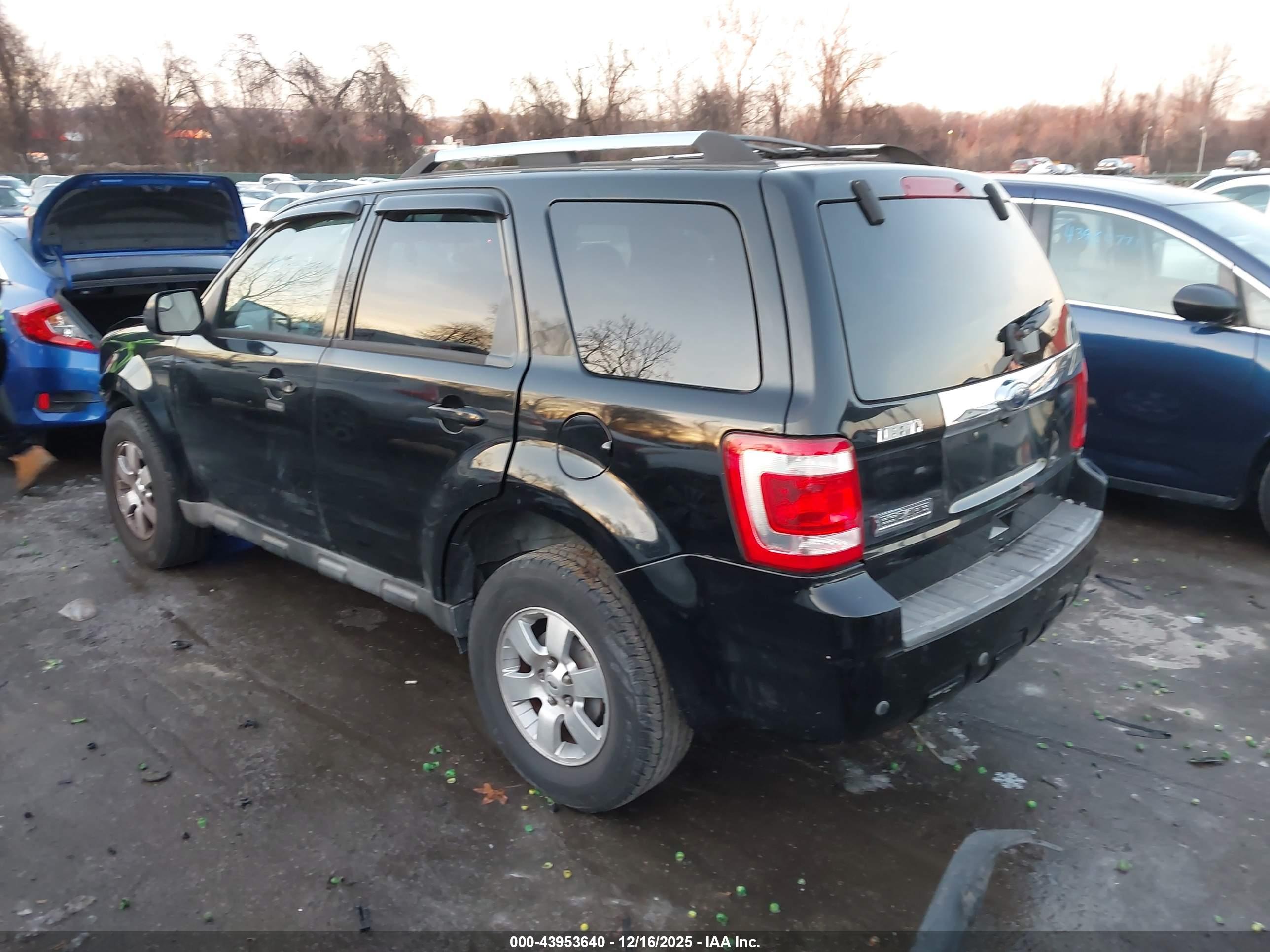 FORD ESCAPE image 3