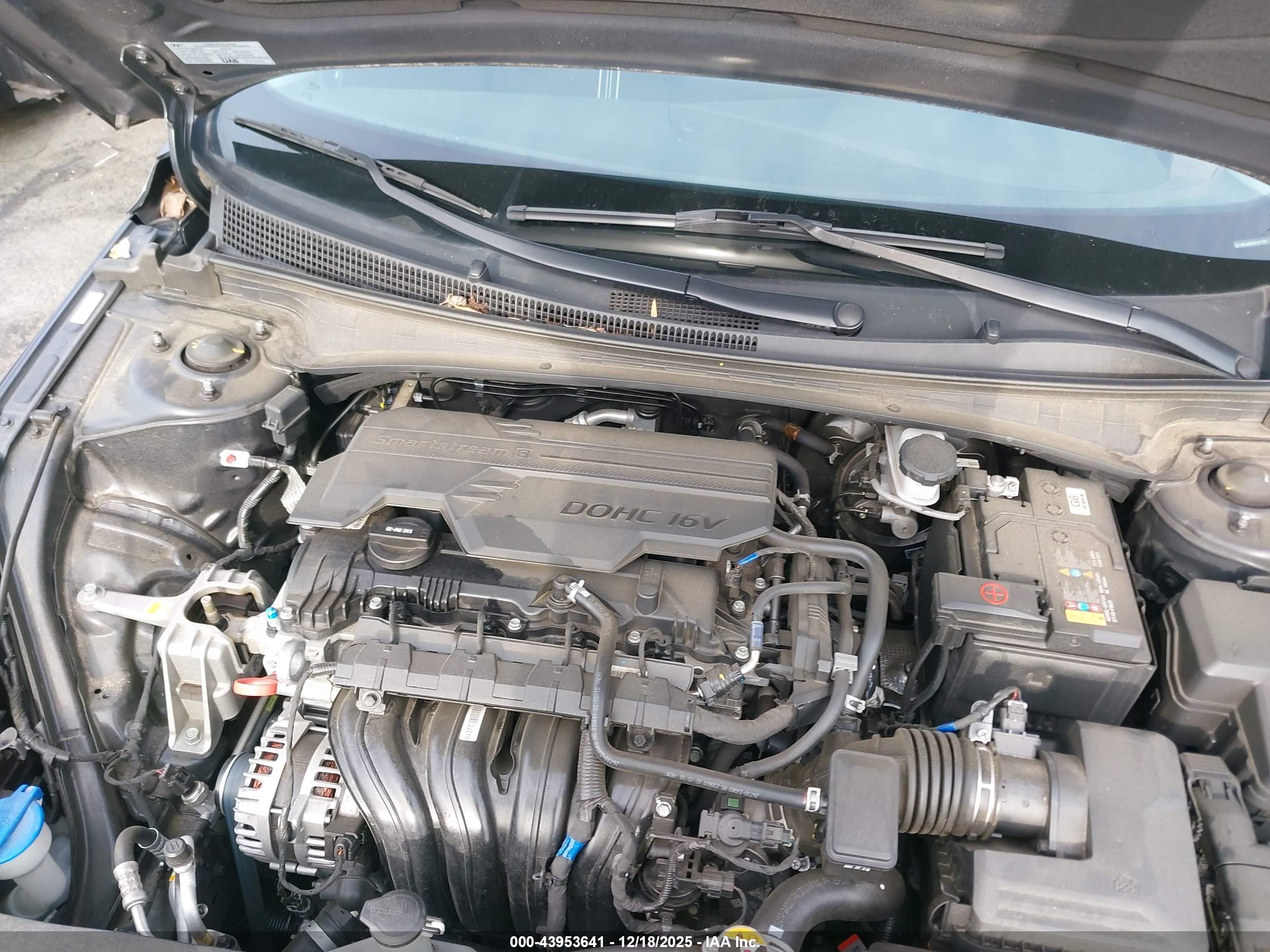 HYUNDAI ELANTRA image 10