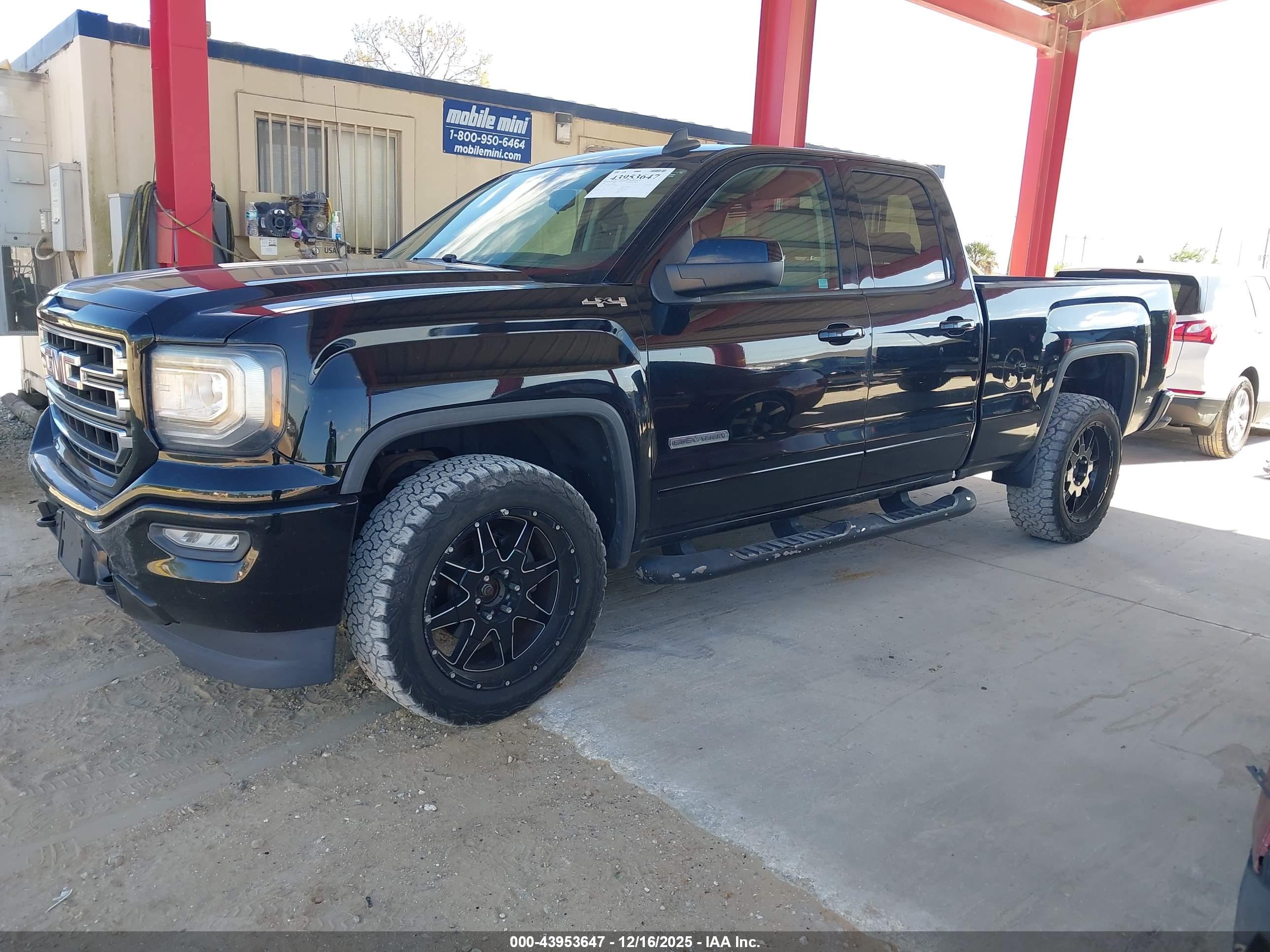 GMC SIERRA image 2