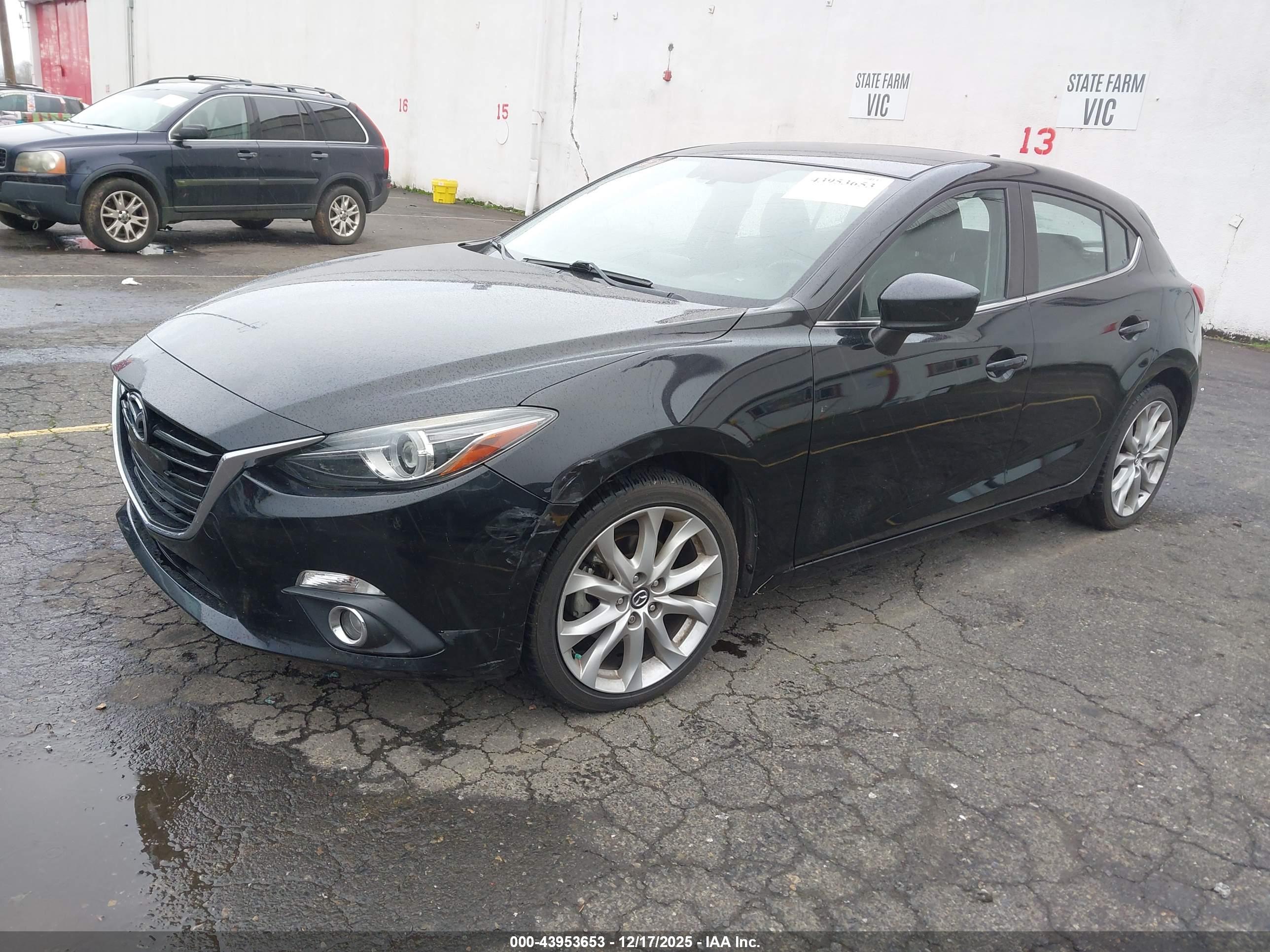 MAZDA MAZDA3 image 2