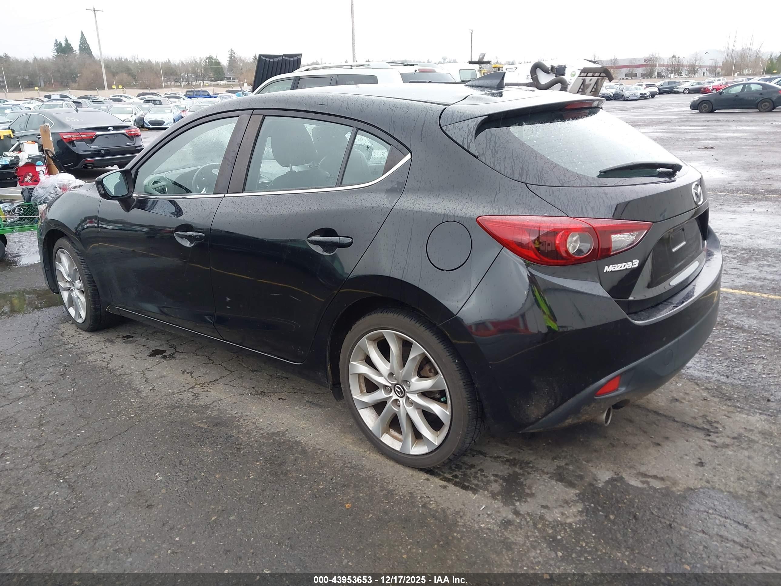 MAZDA MAZDA3 image 3