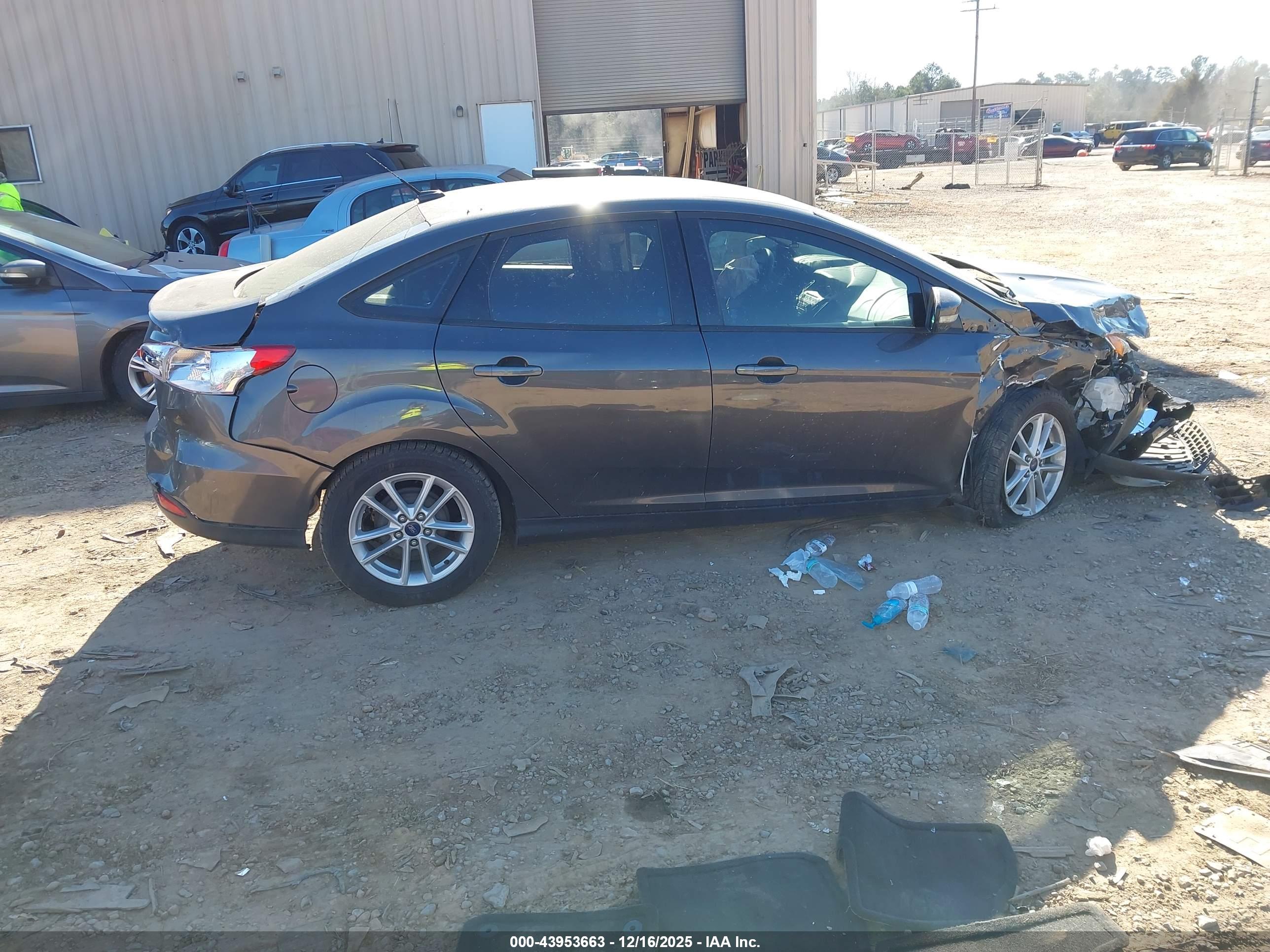 FORD FOCUS image 4