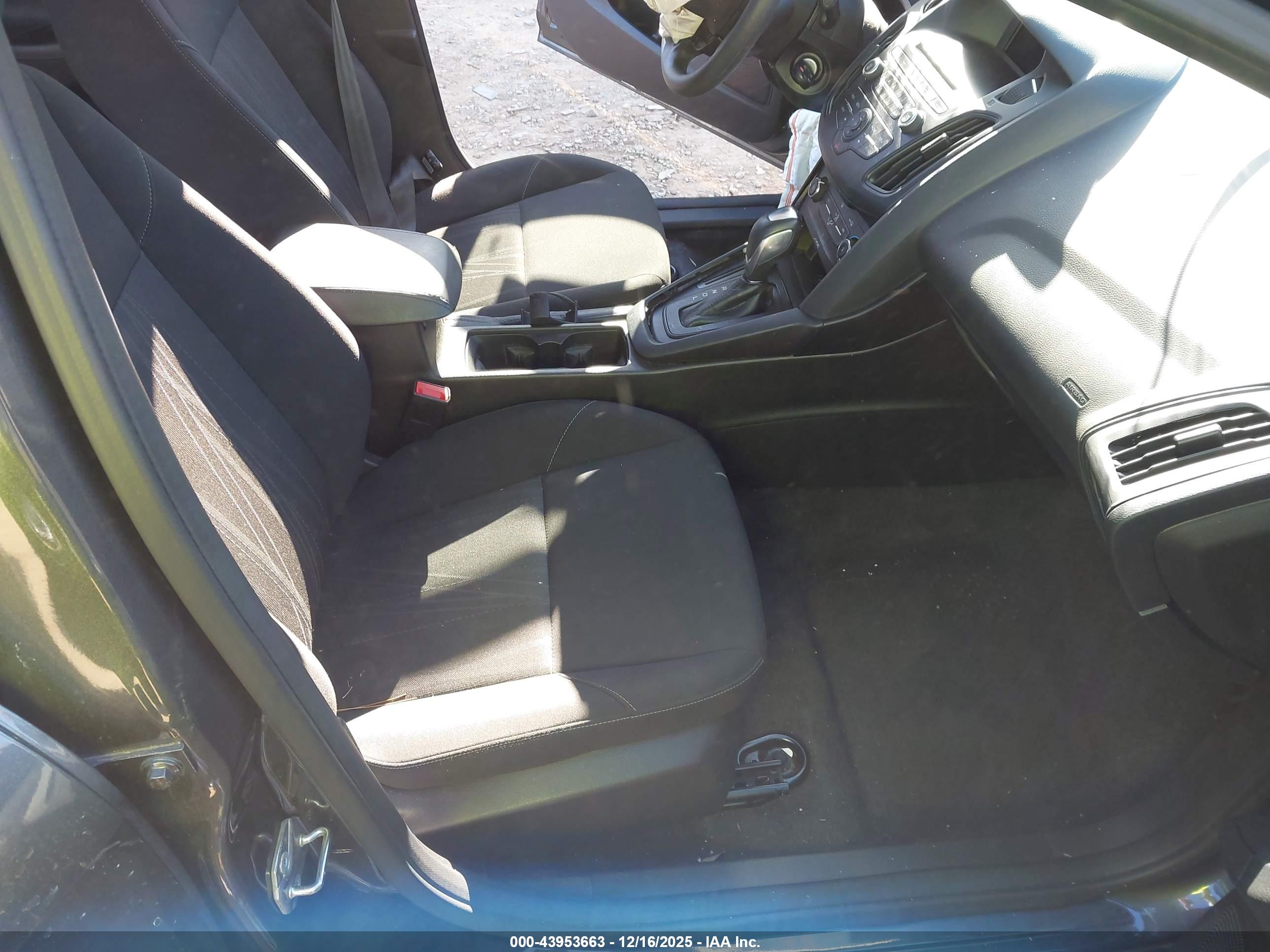 FORD FOCUS image 5