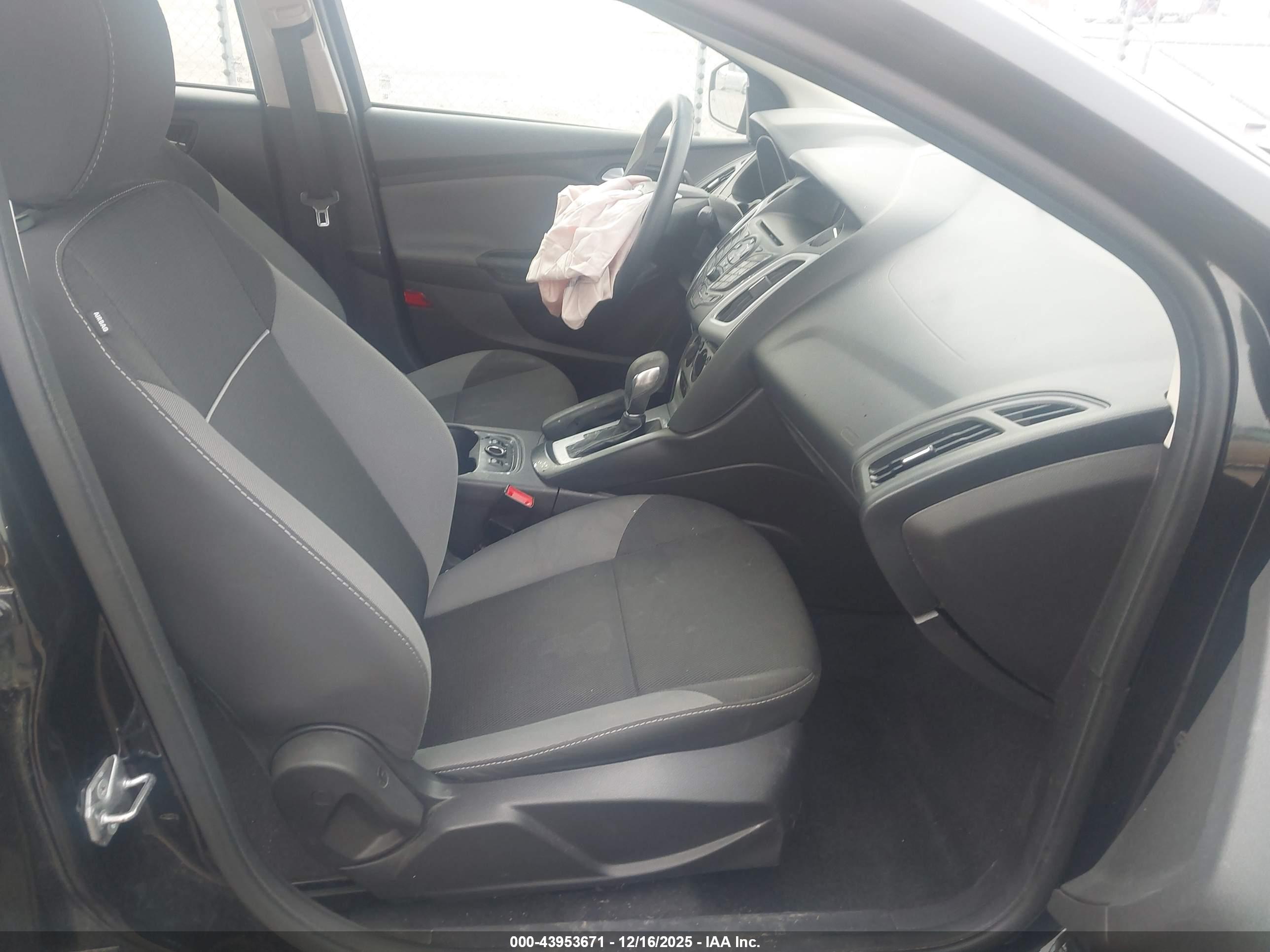 FORD FOCUS image 5