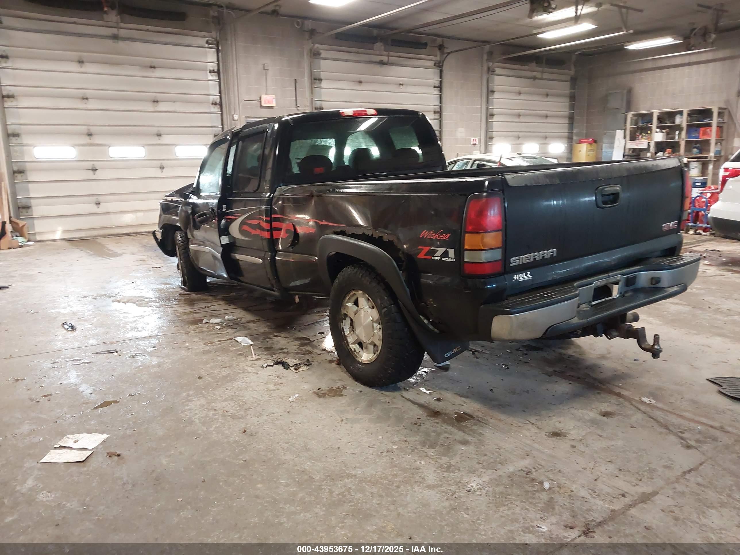 GMC SIERRA image 3