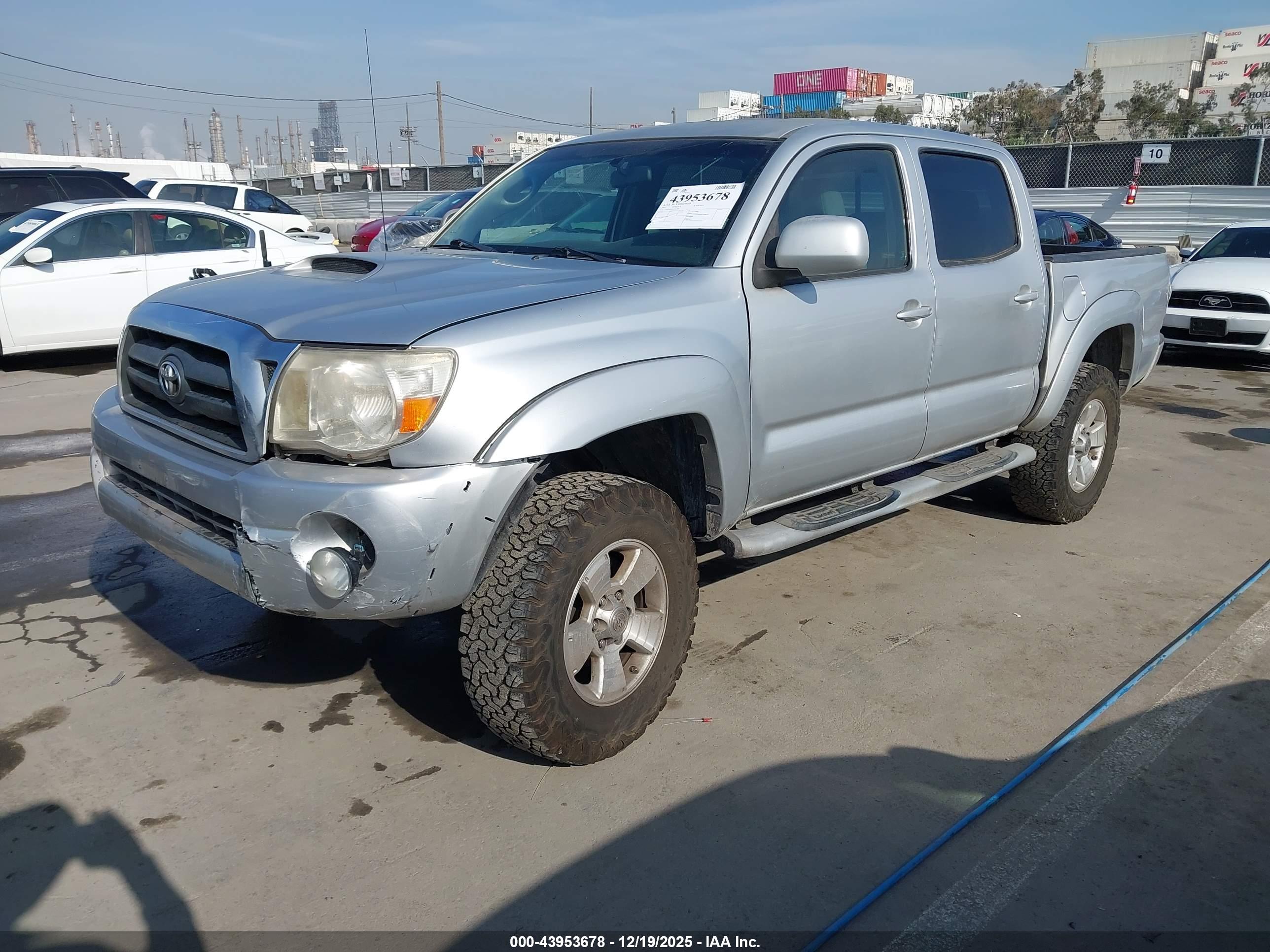 TOYOTA TACOMA image 2