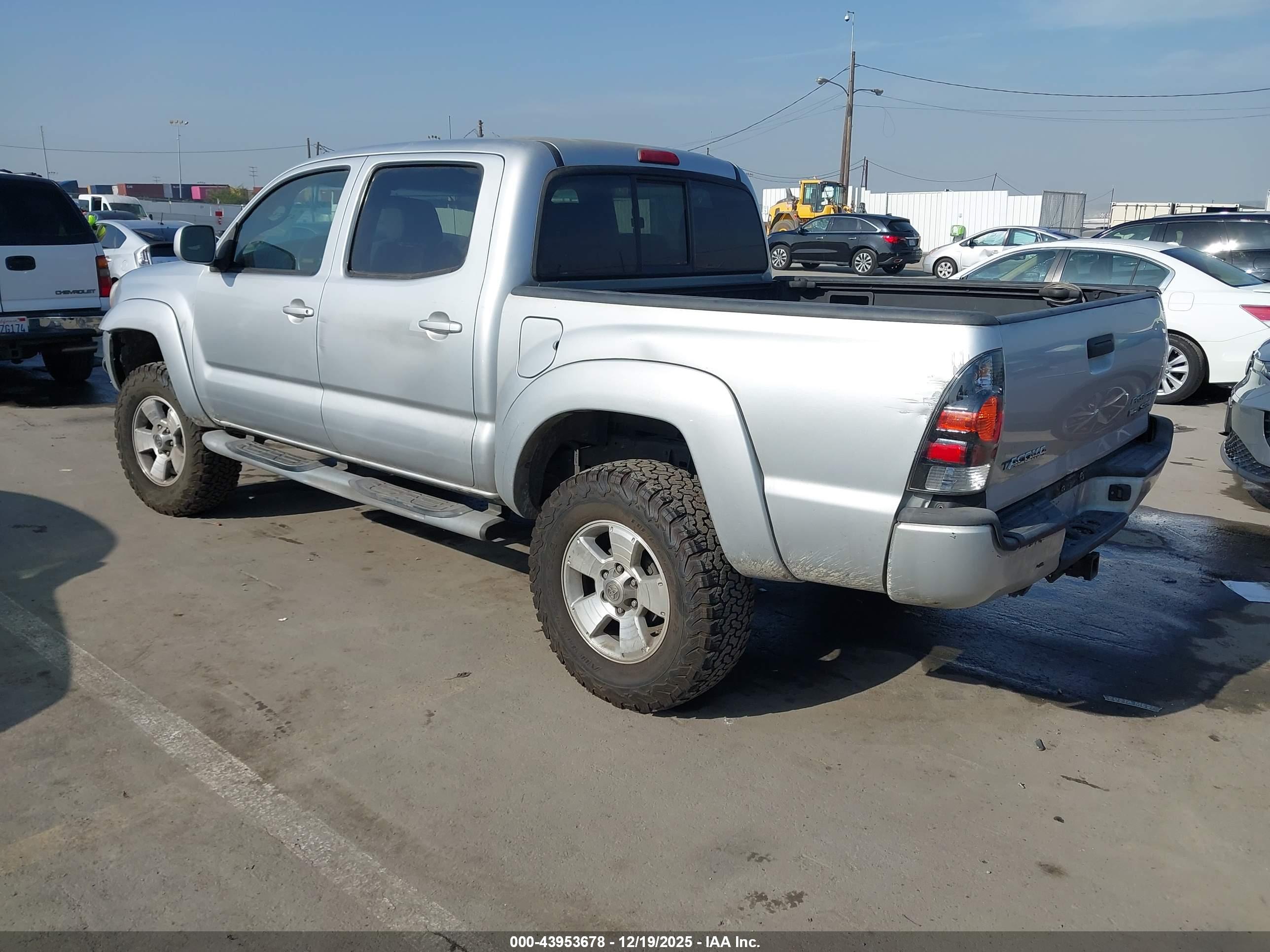 TOYOTA TACOMA image 3