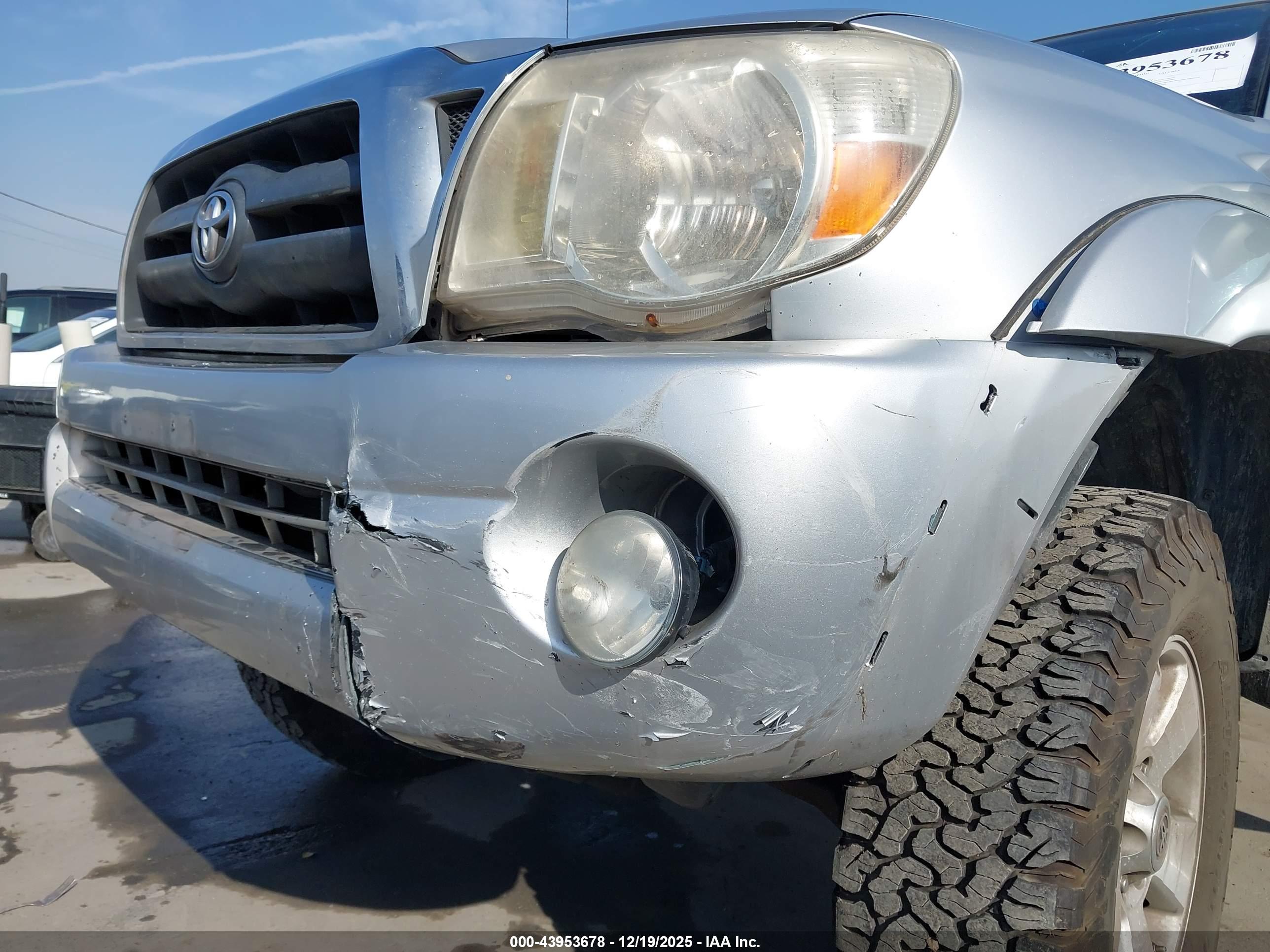 TOYOTA TACOMA image 6