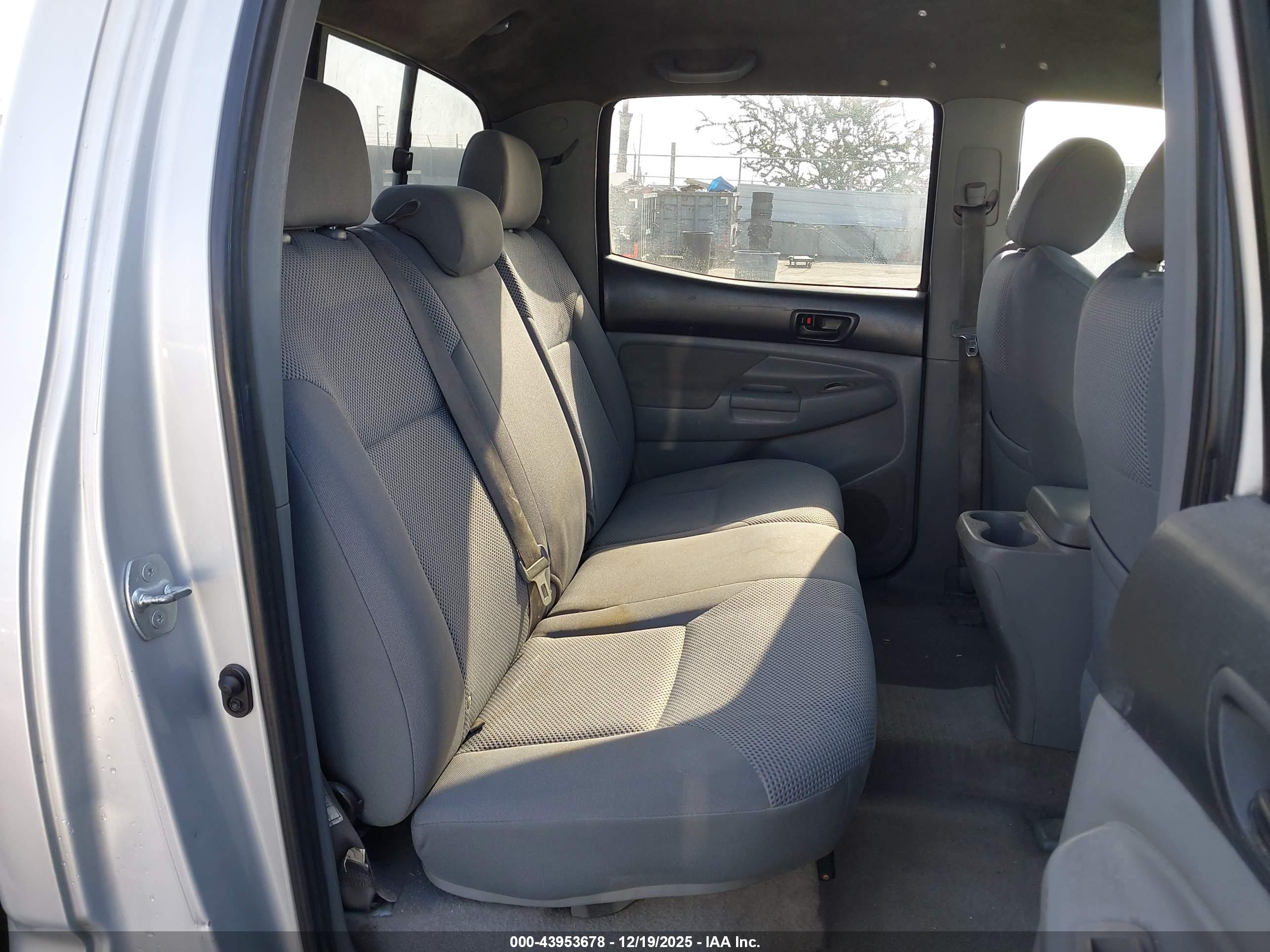 TOYOTA TACOMA image 8