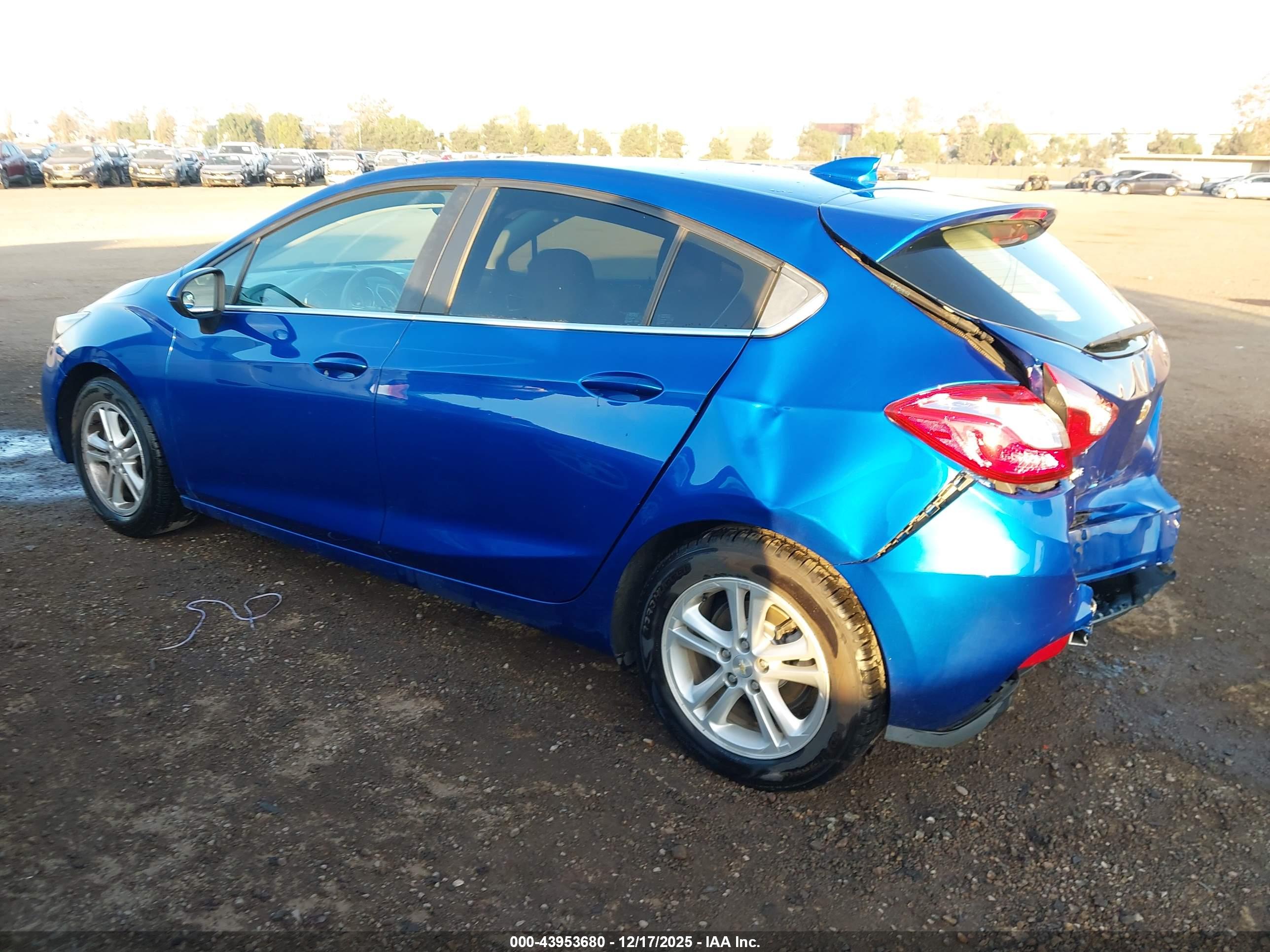 CHEVROLET CRUZE image 3