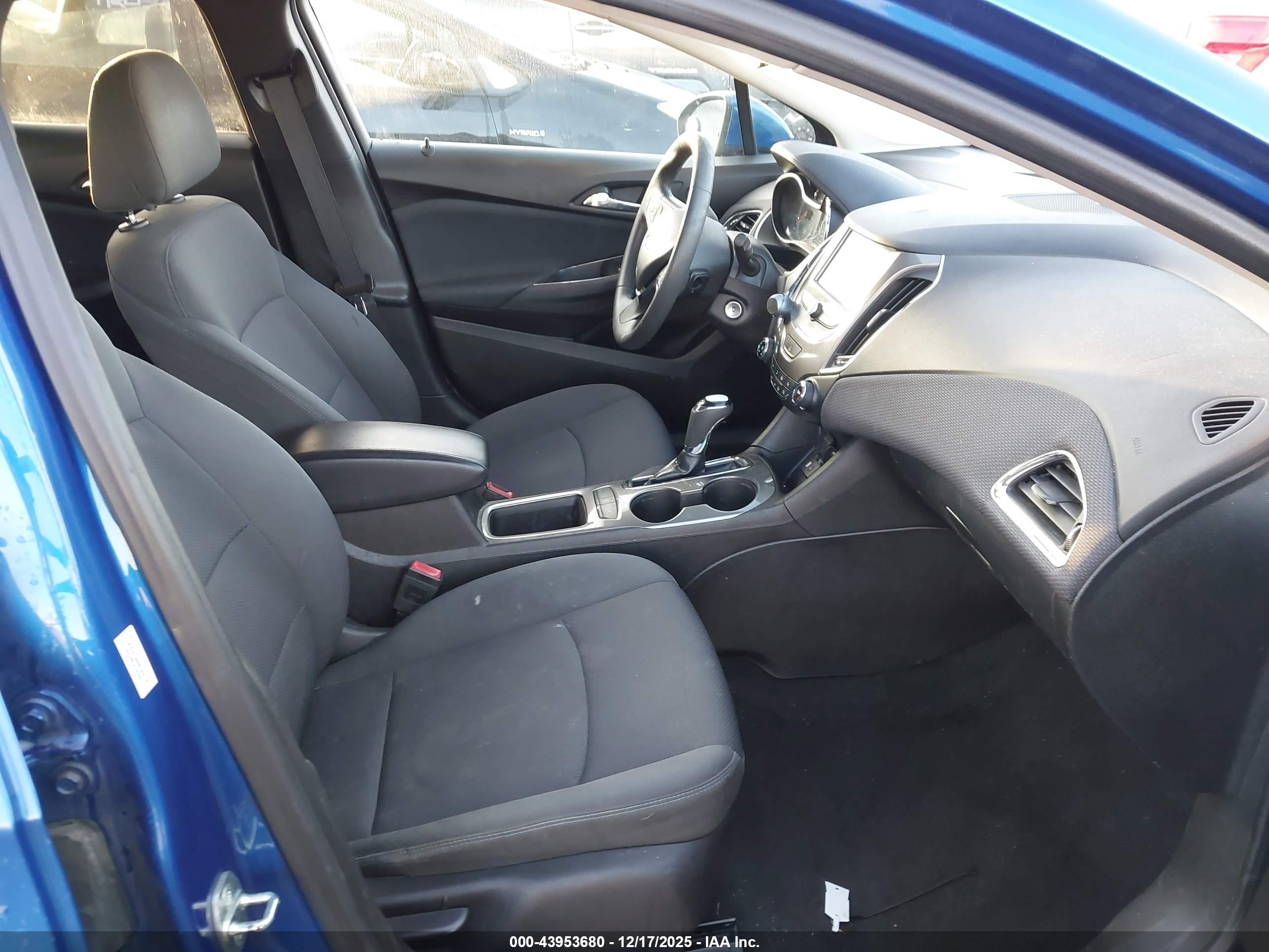 CHEVROLET CRUZE image 5
