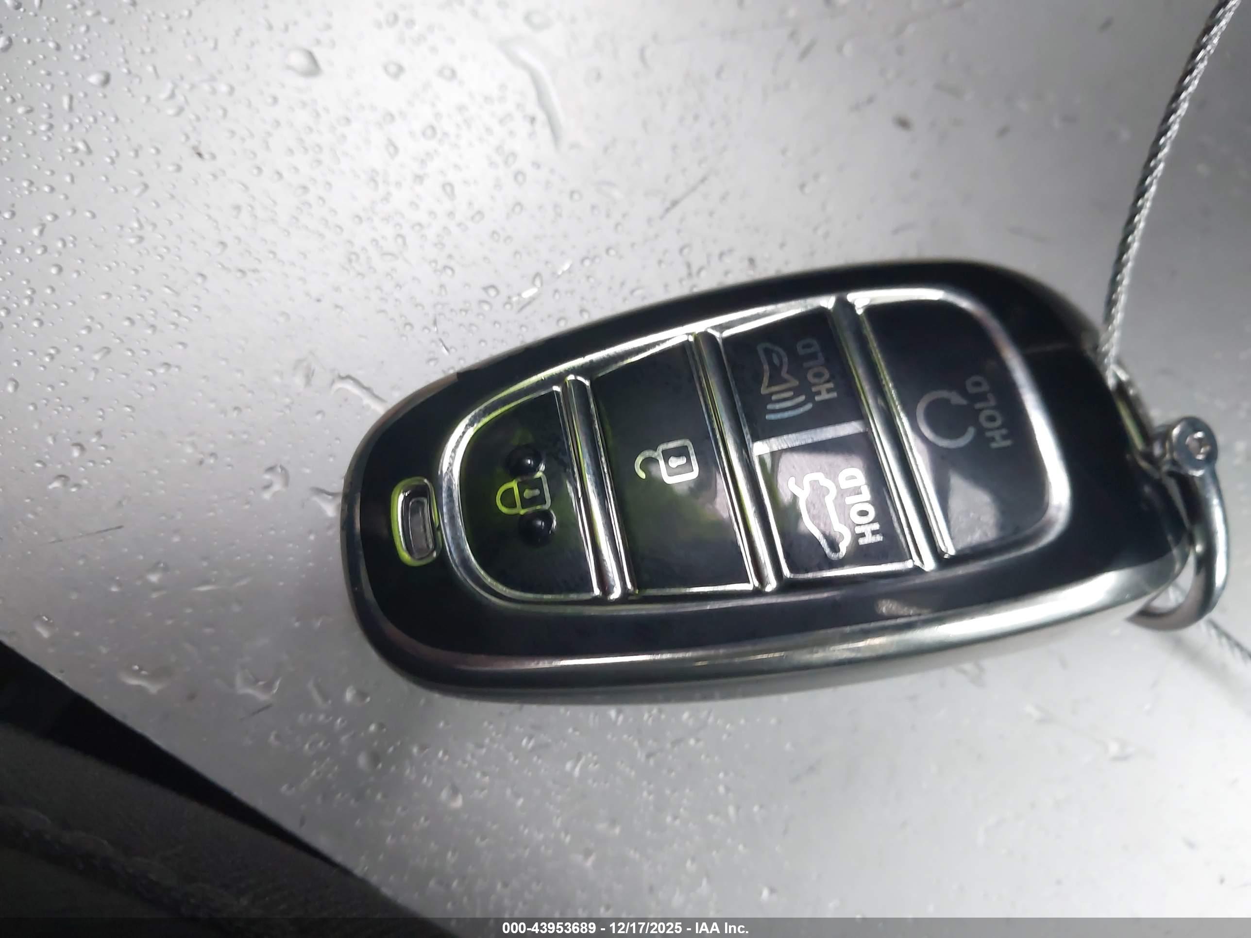 HYUNDAI TUCSON image 11