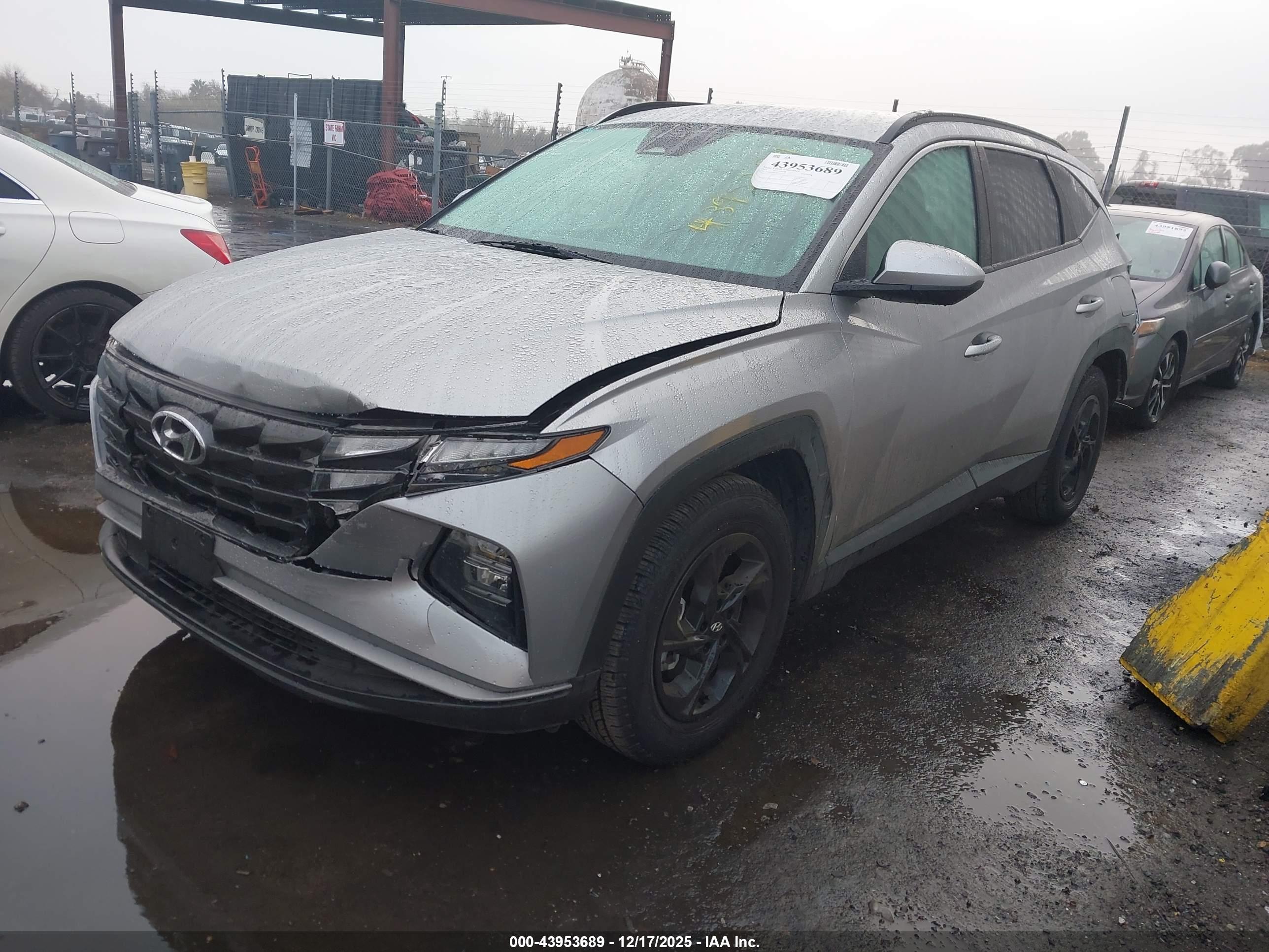 HYUNDAI TUCSON image 2