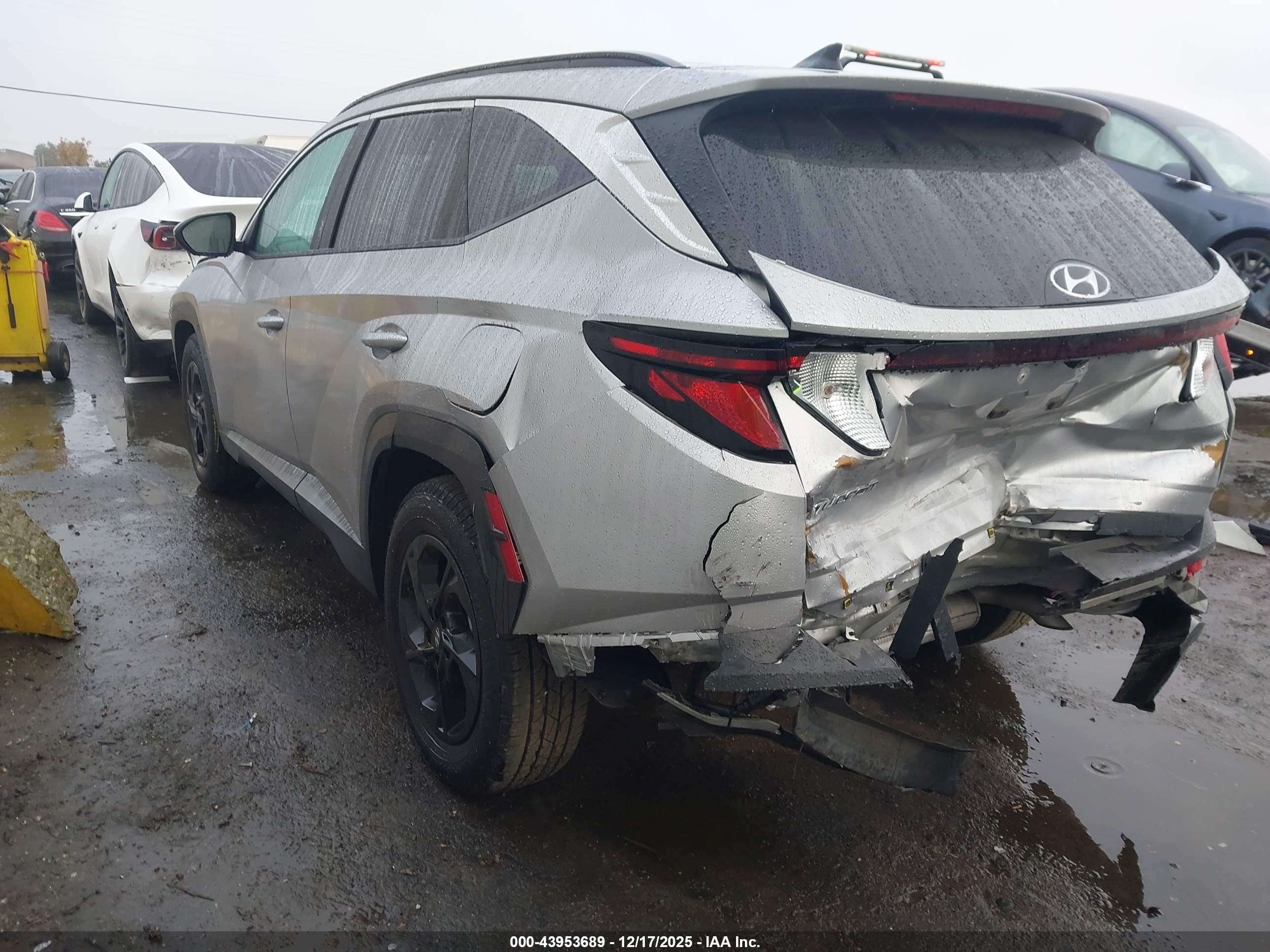 HYUNDAI TUCSON image 3