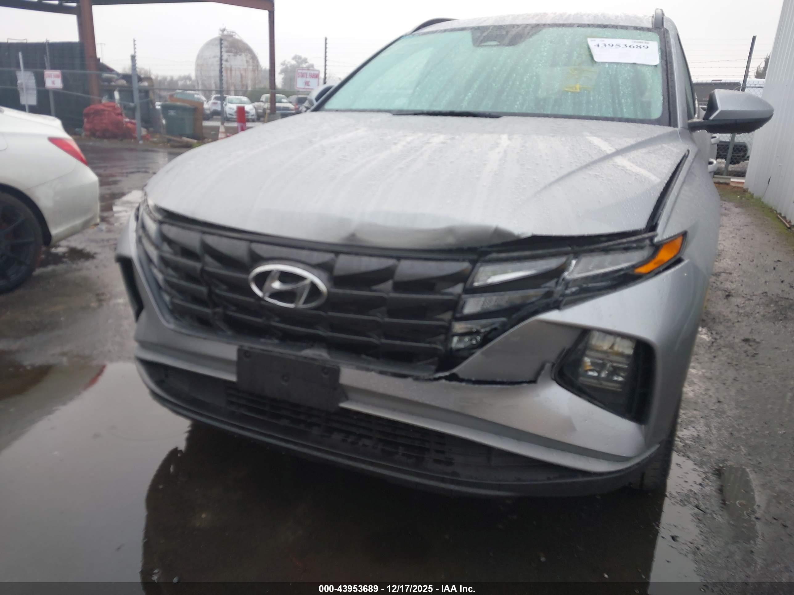 HYUNDAI TUCSON image 6