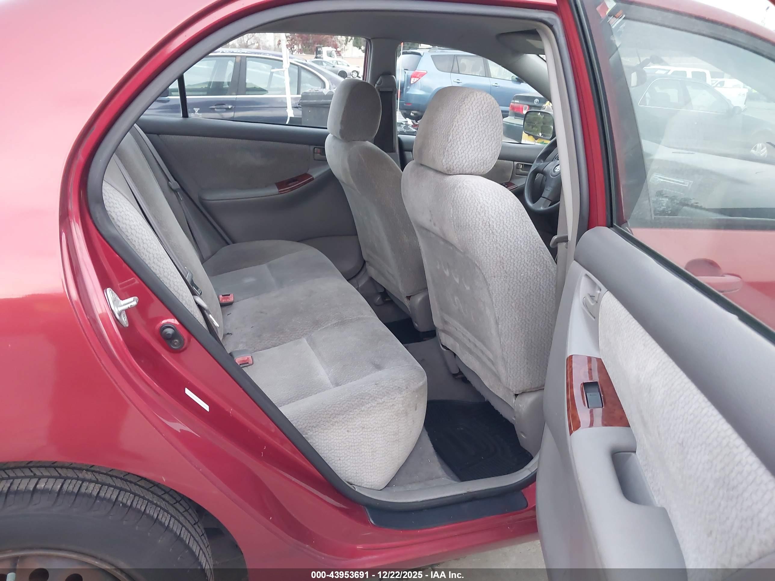 TOYOTA COROLLA image 8