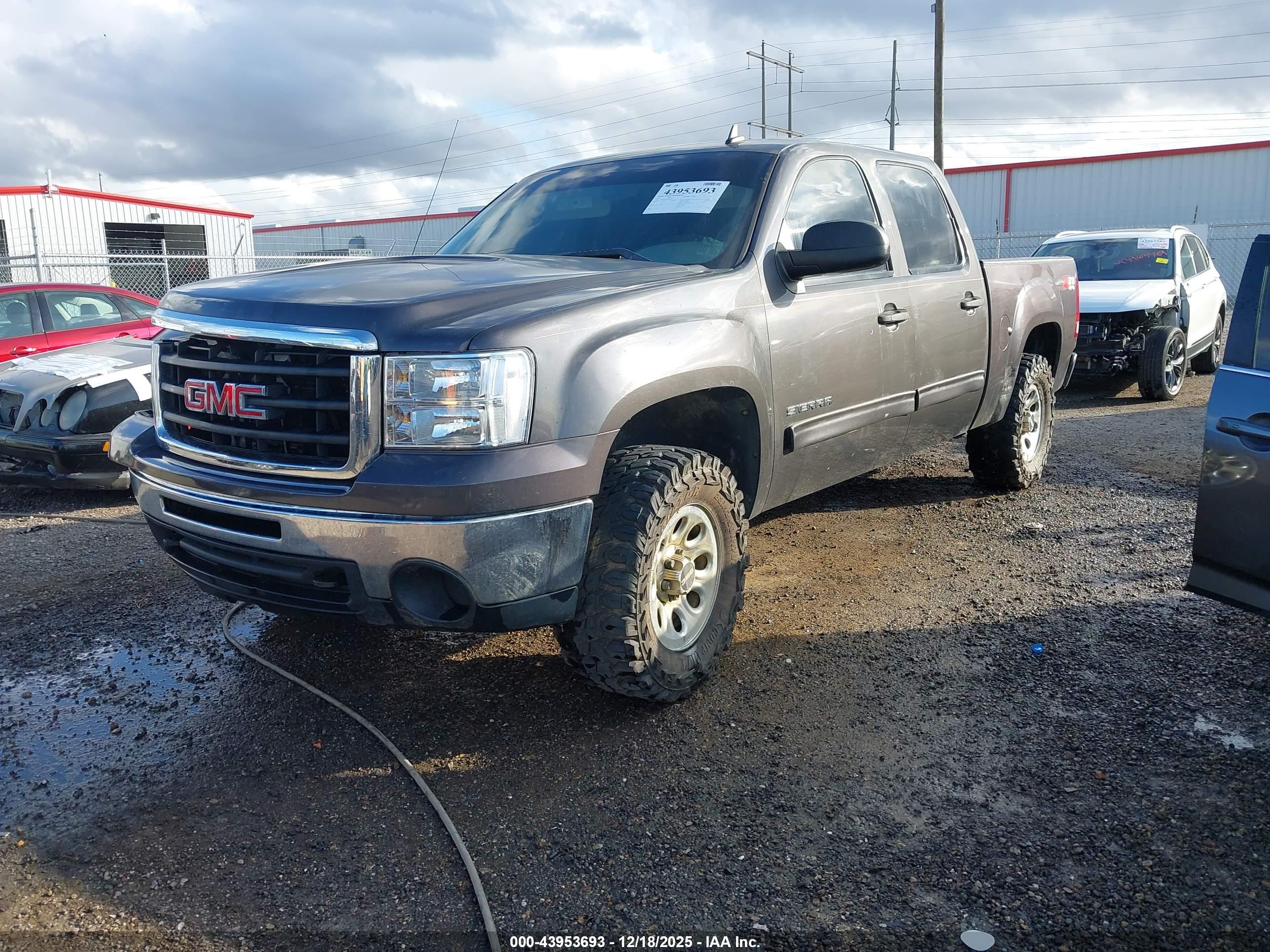 GMC SIERRA image 2