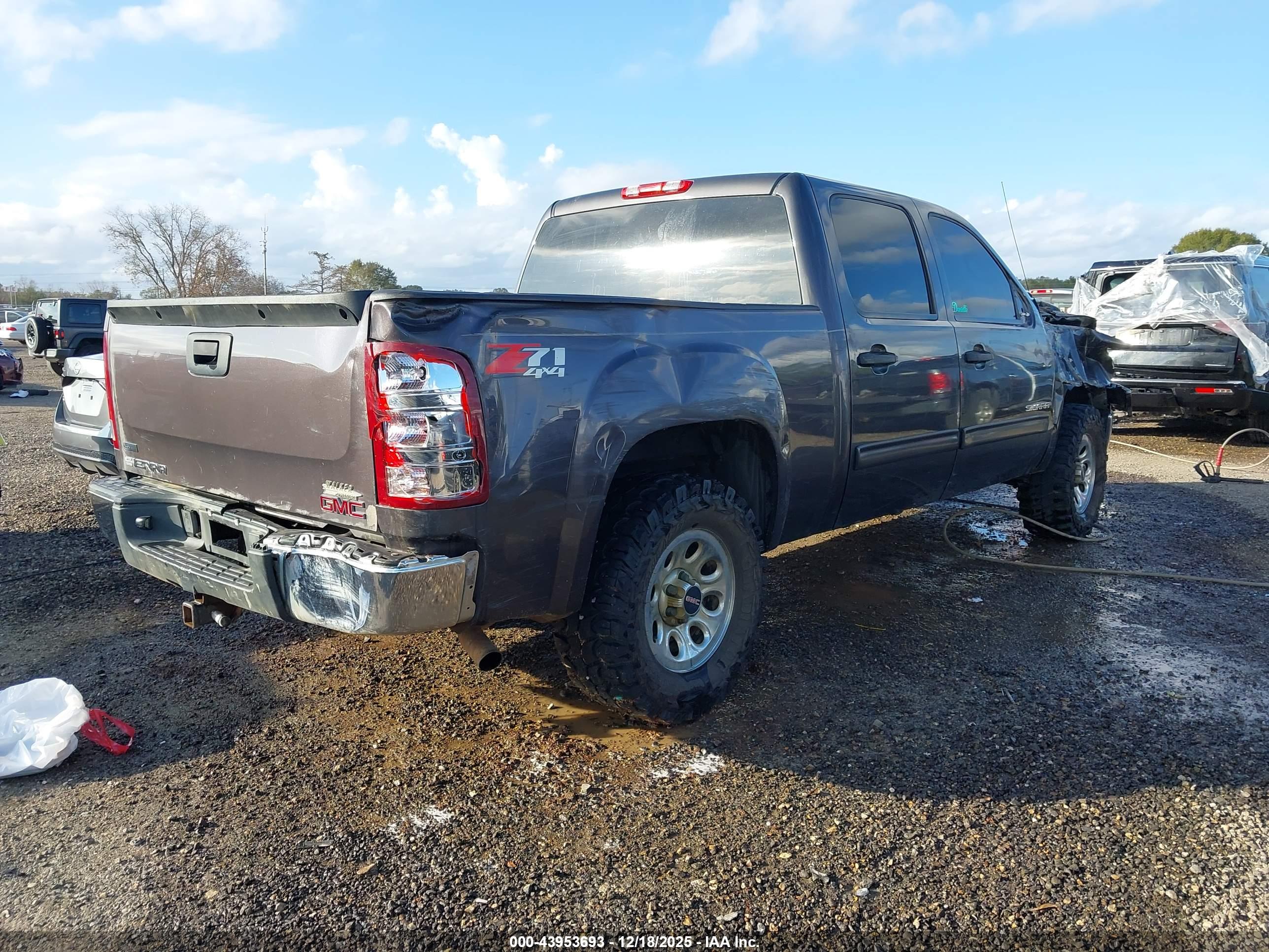 GMC SIERRA image 4