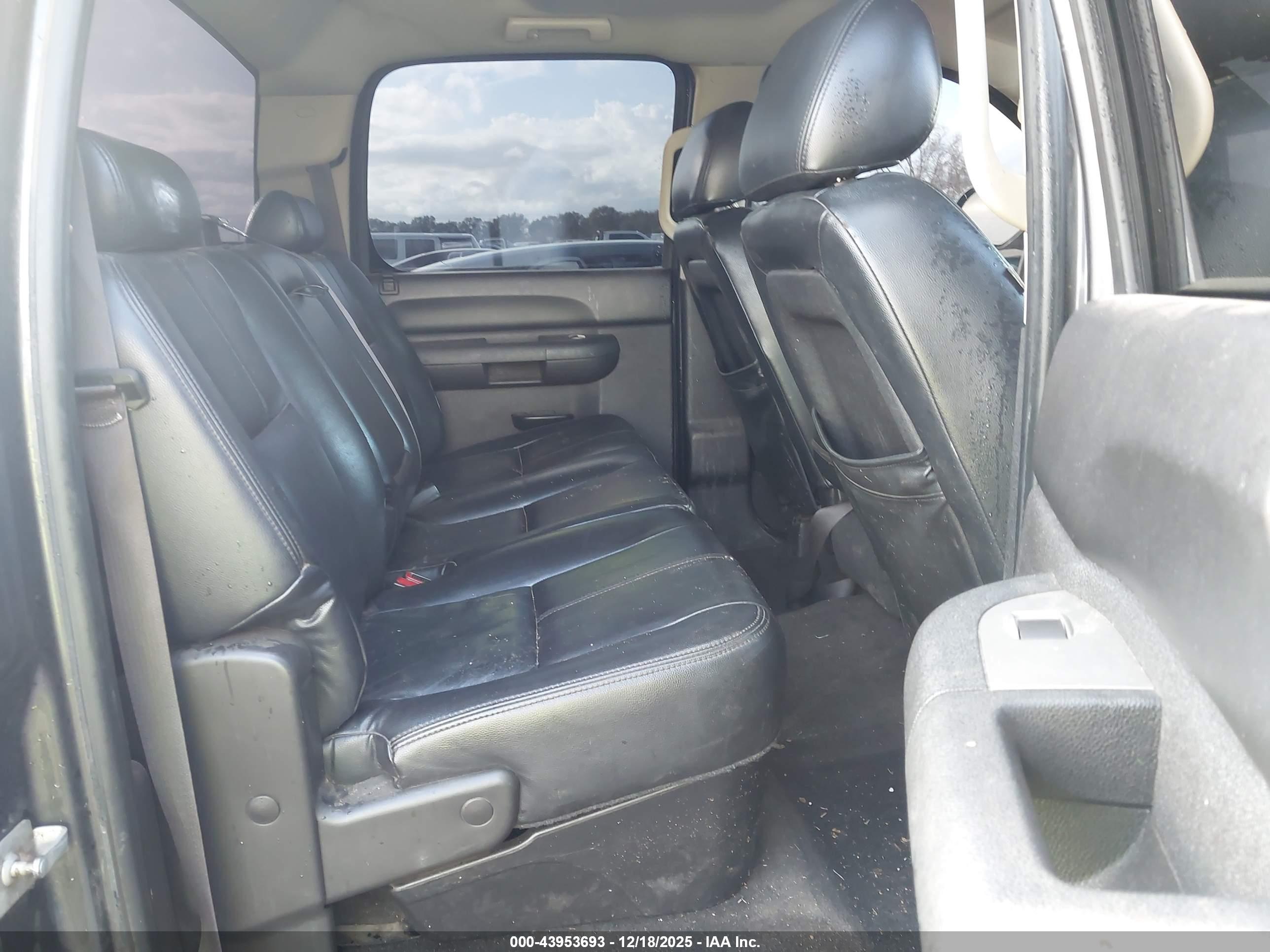 GMC SIERRA image 8