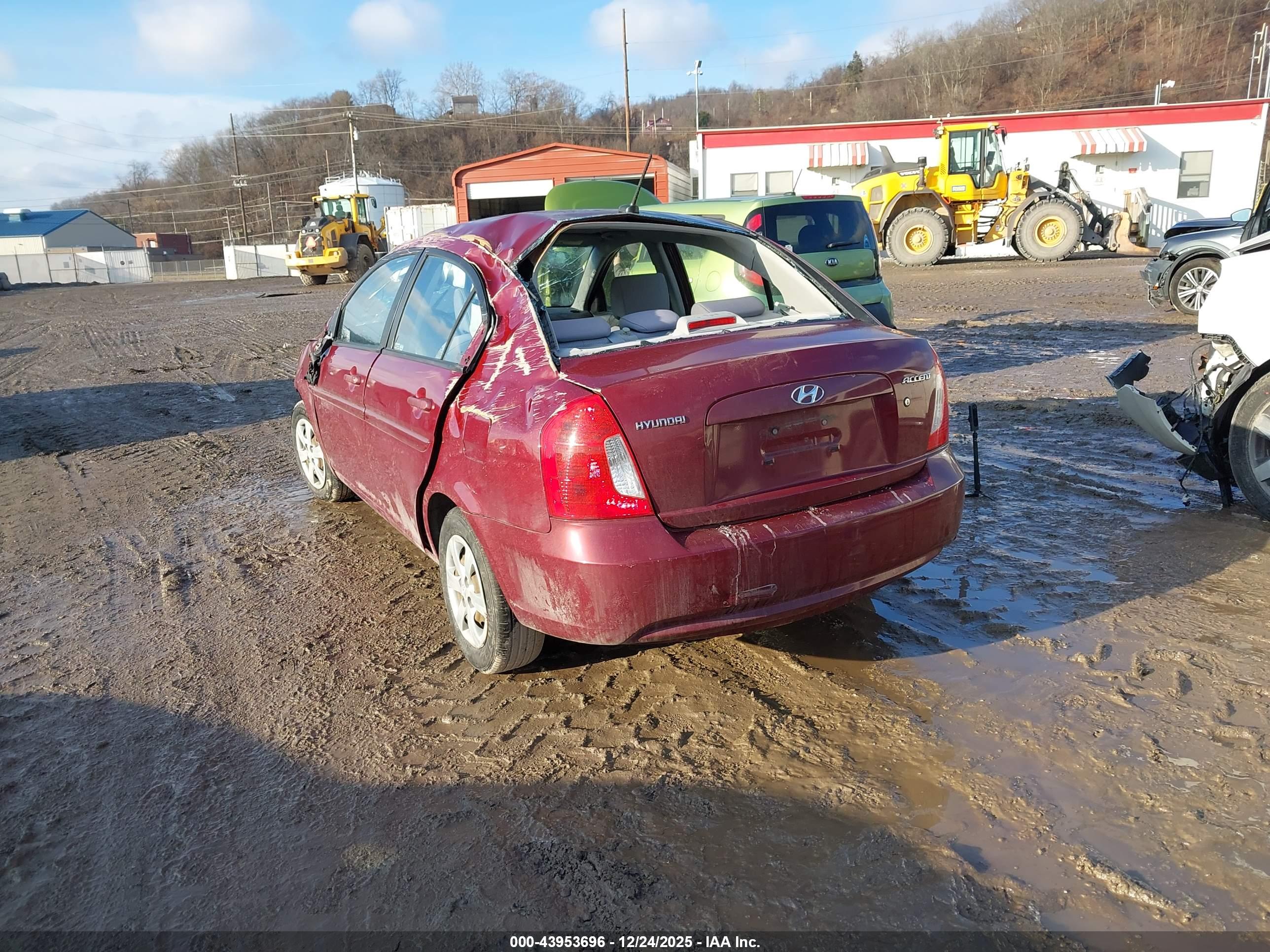 HYUNDAI ACCENT image 3