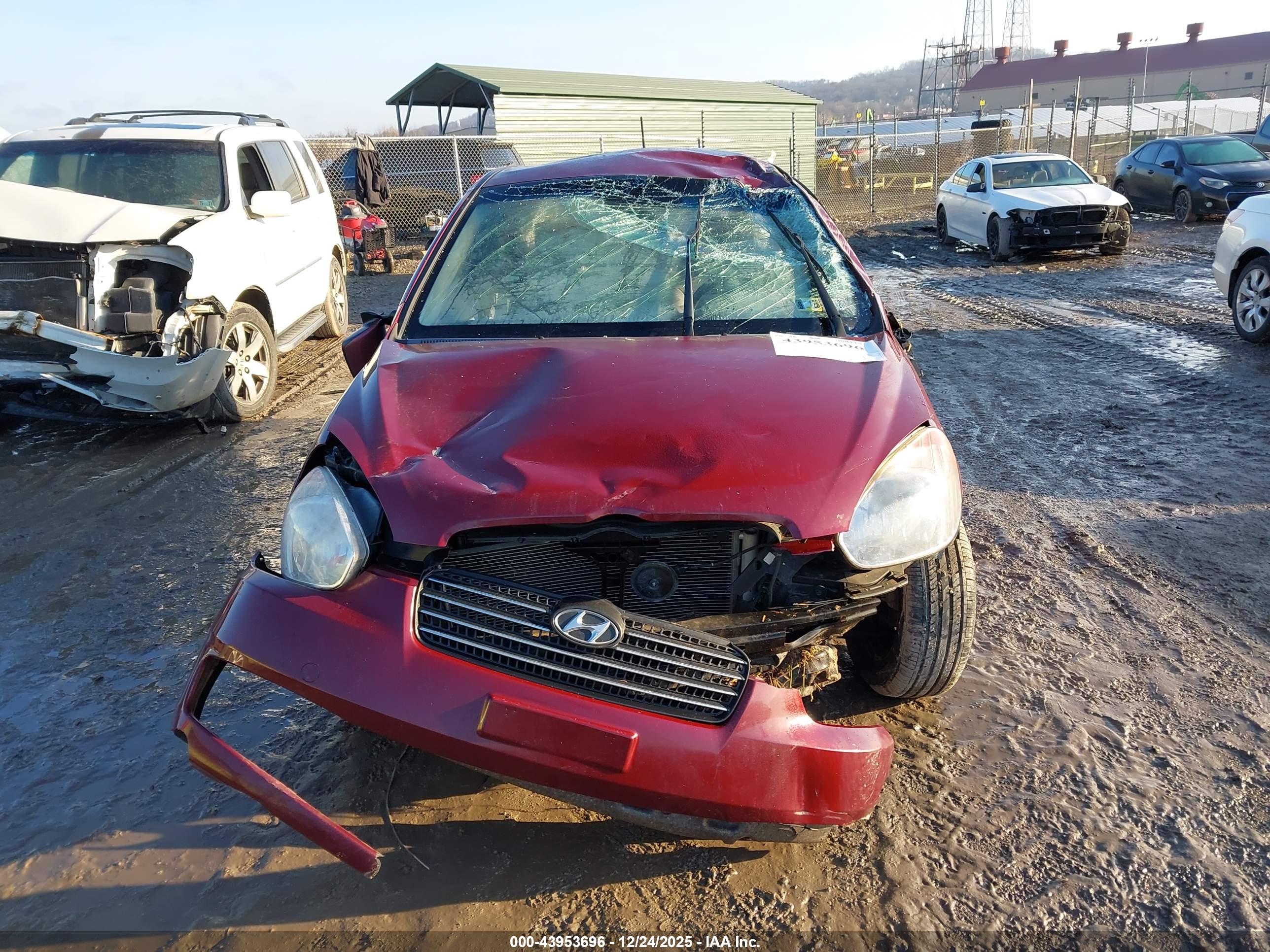 HYUNDAI ACCENT image 6