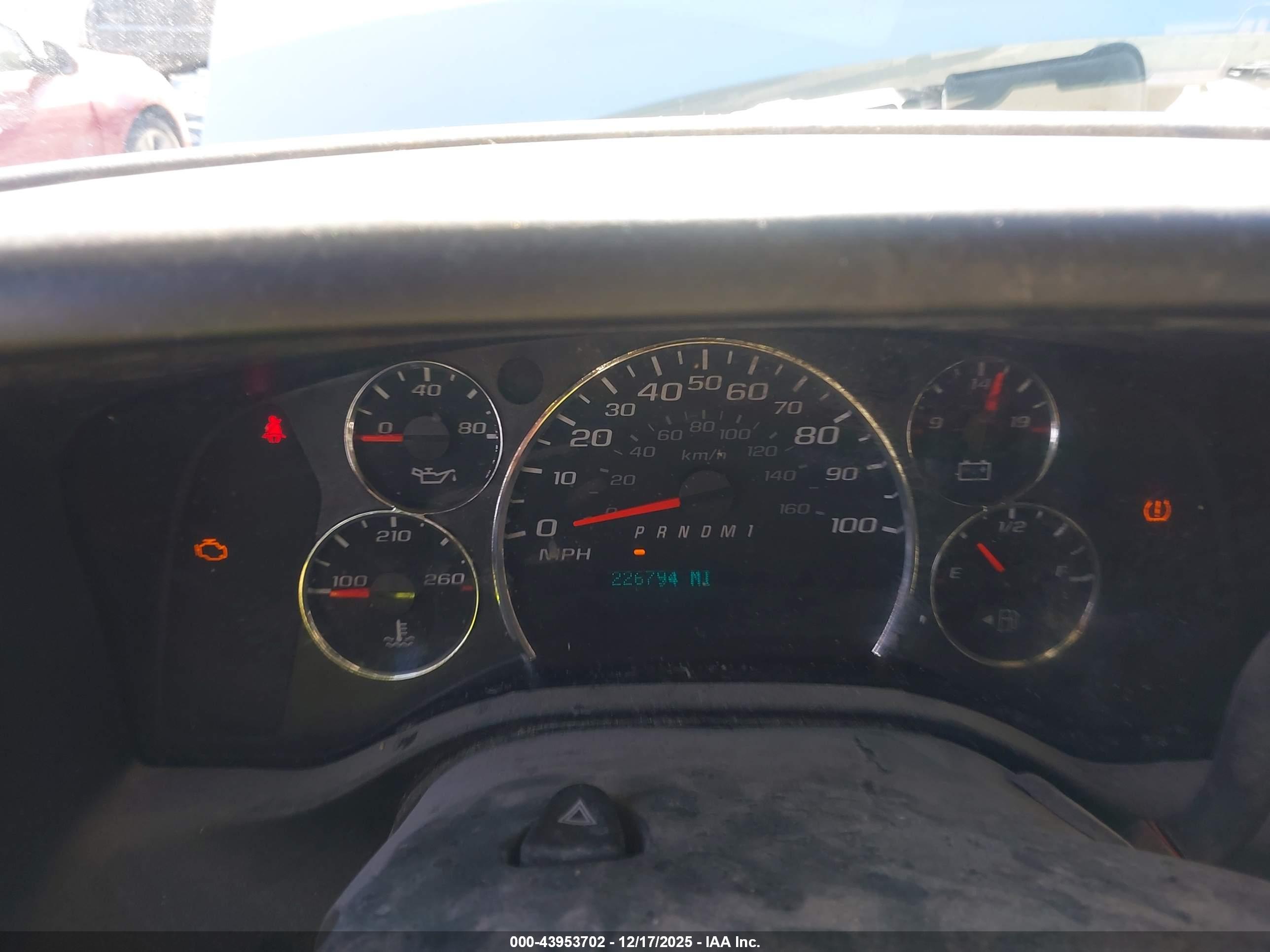 CHEVROLET EXPRESS image 7
