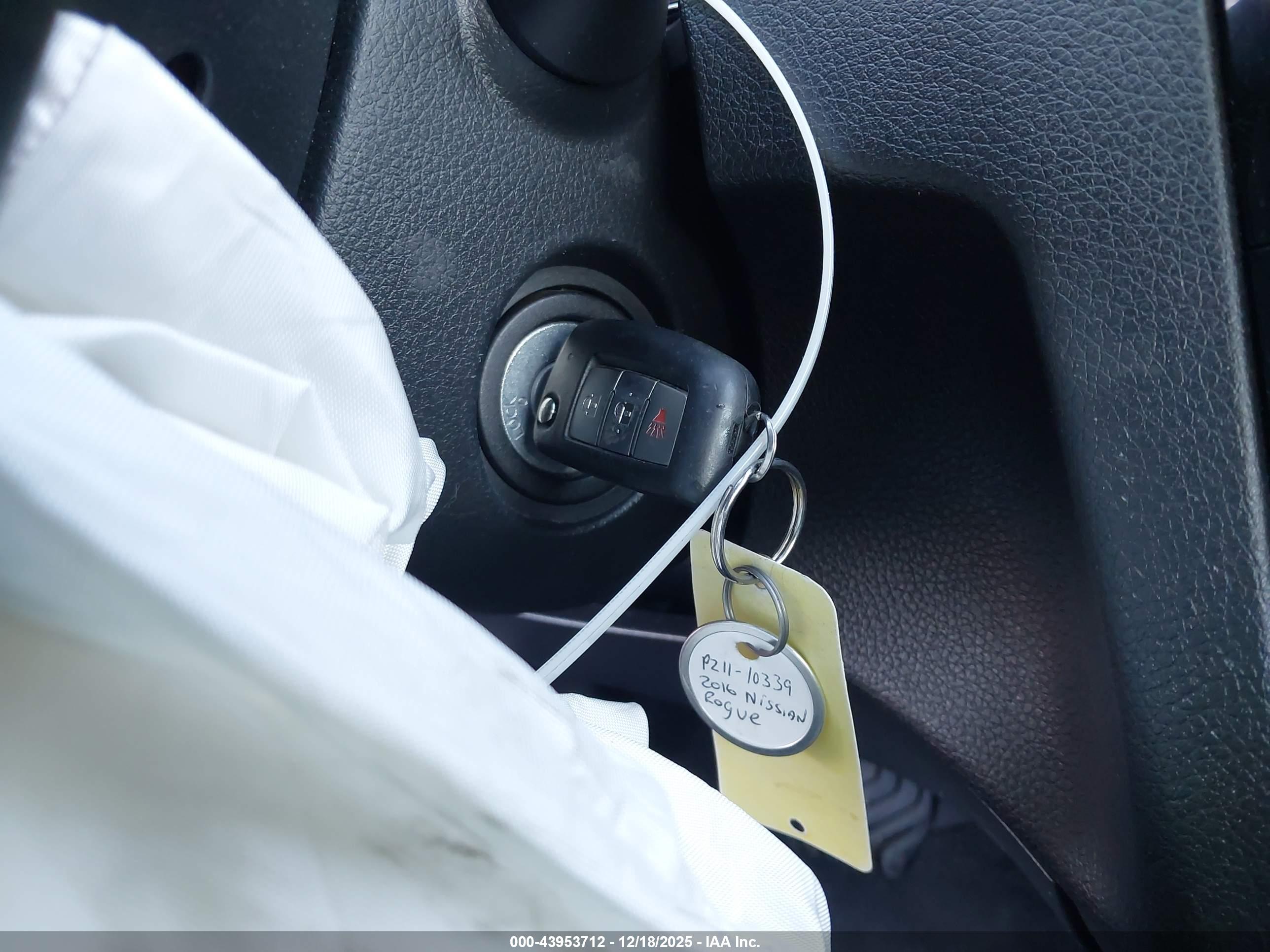 NISSAN ROGUE image 11
