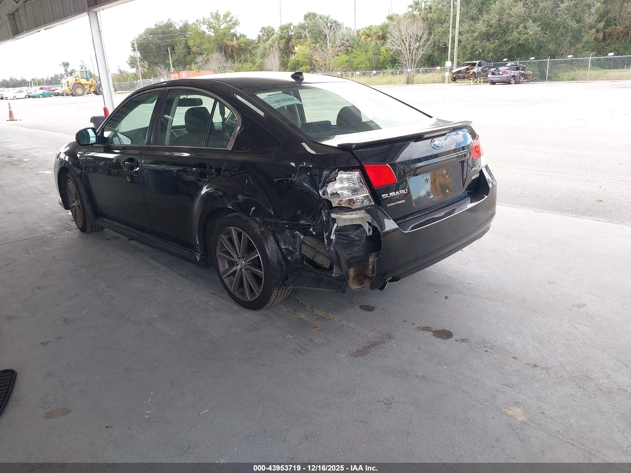 SUBARU LEGACY image 3