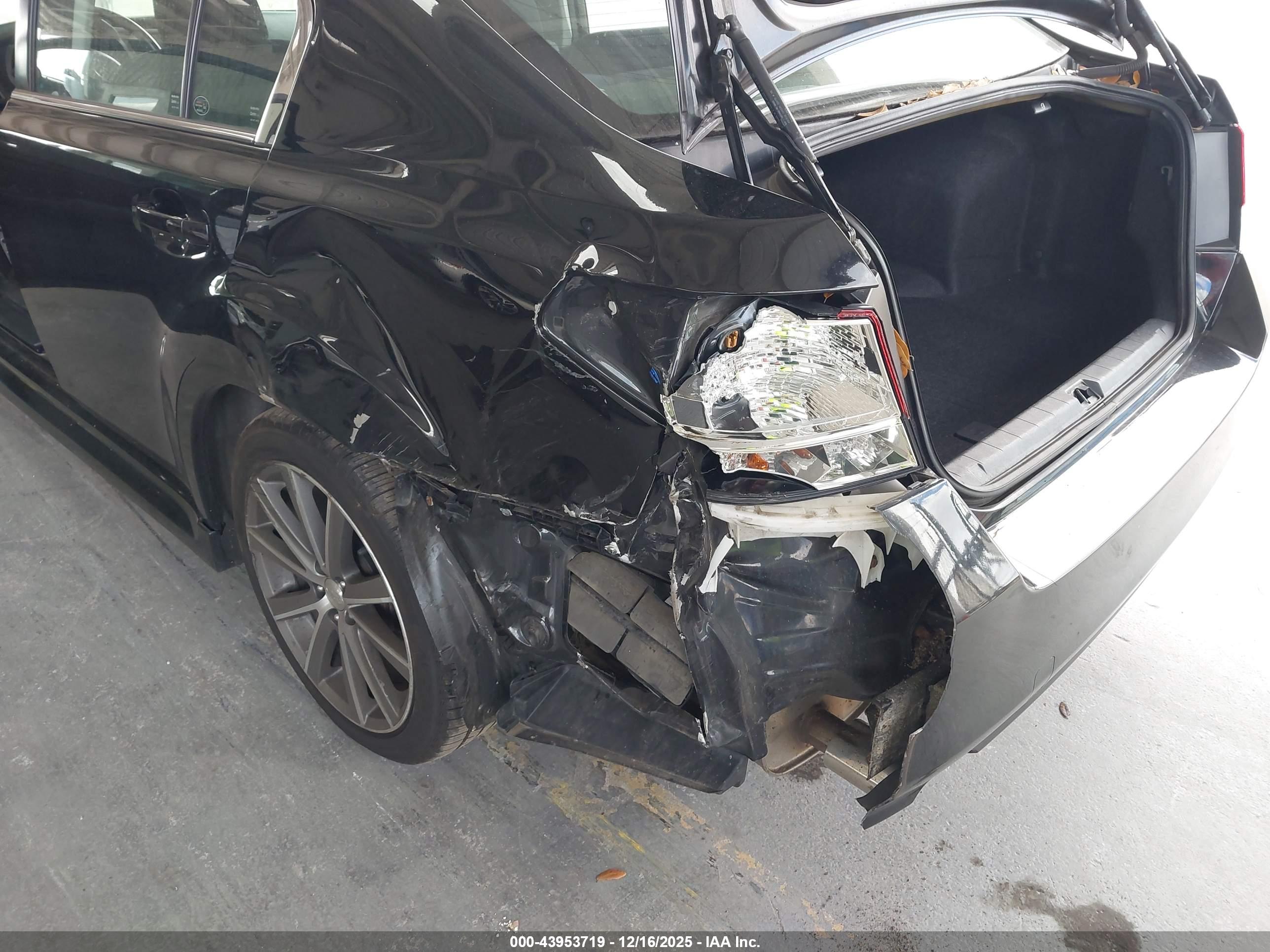SUBARU LEGACY image 6