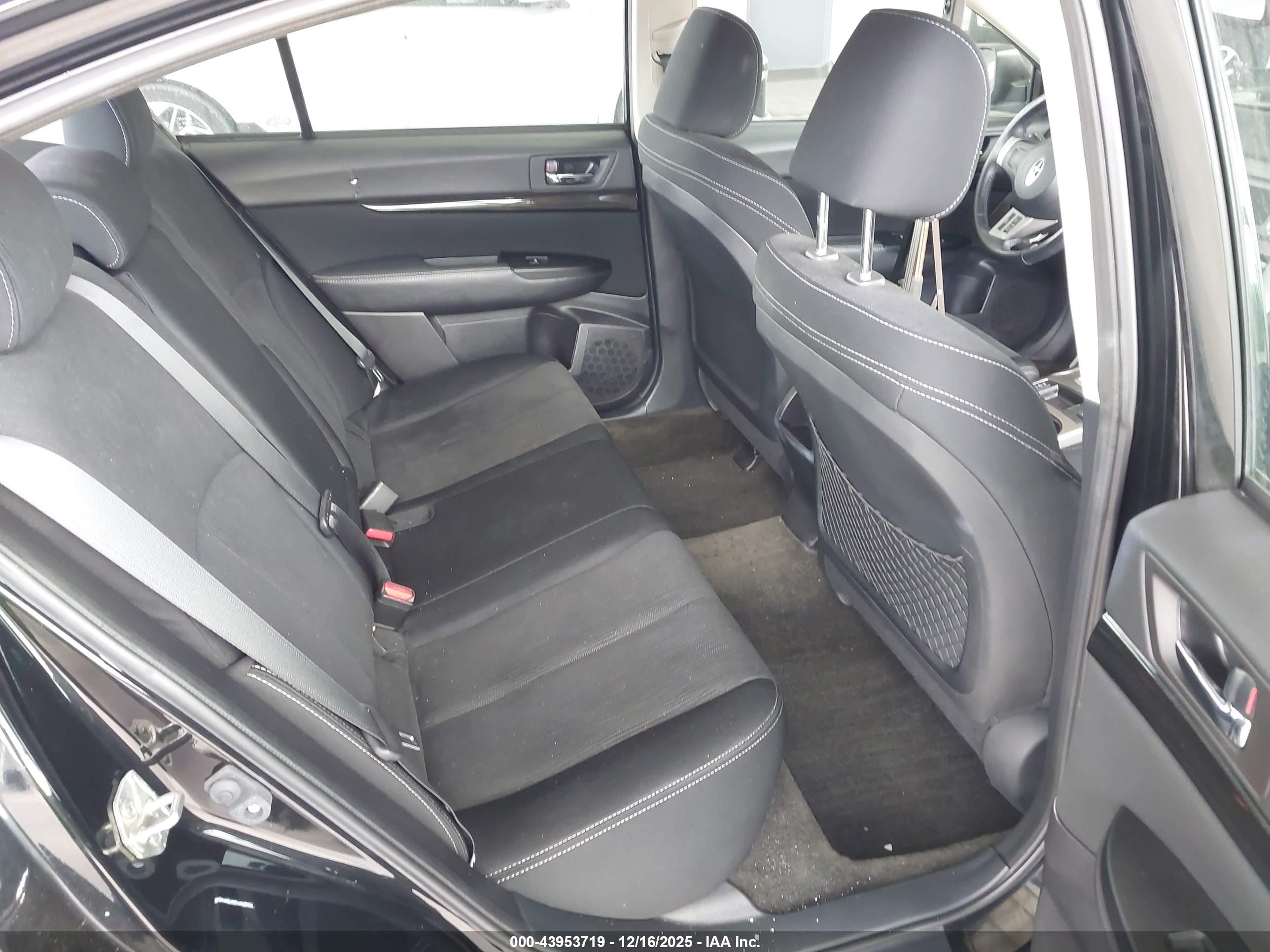 SUBARU LEGACY image 8