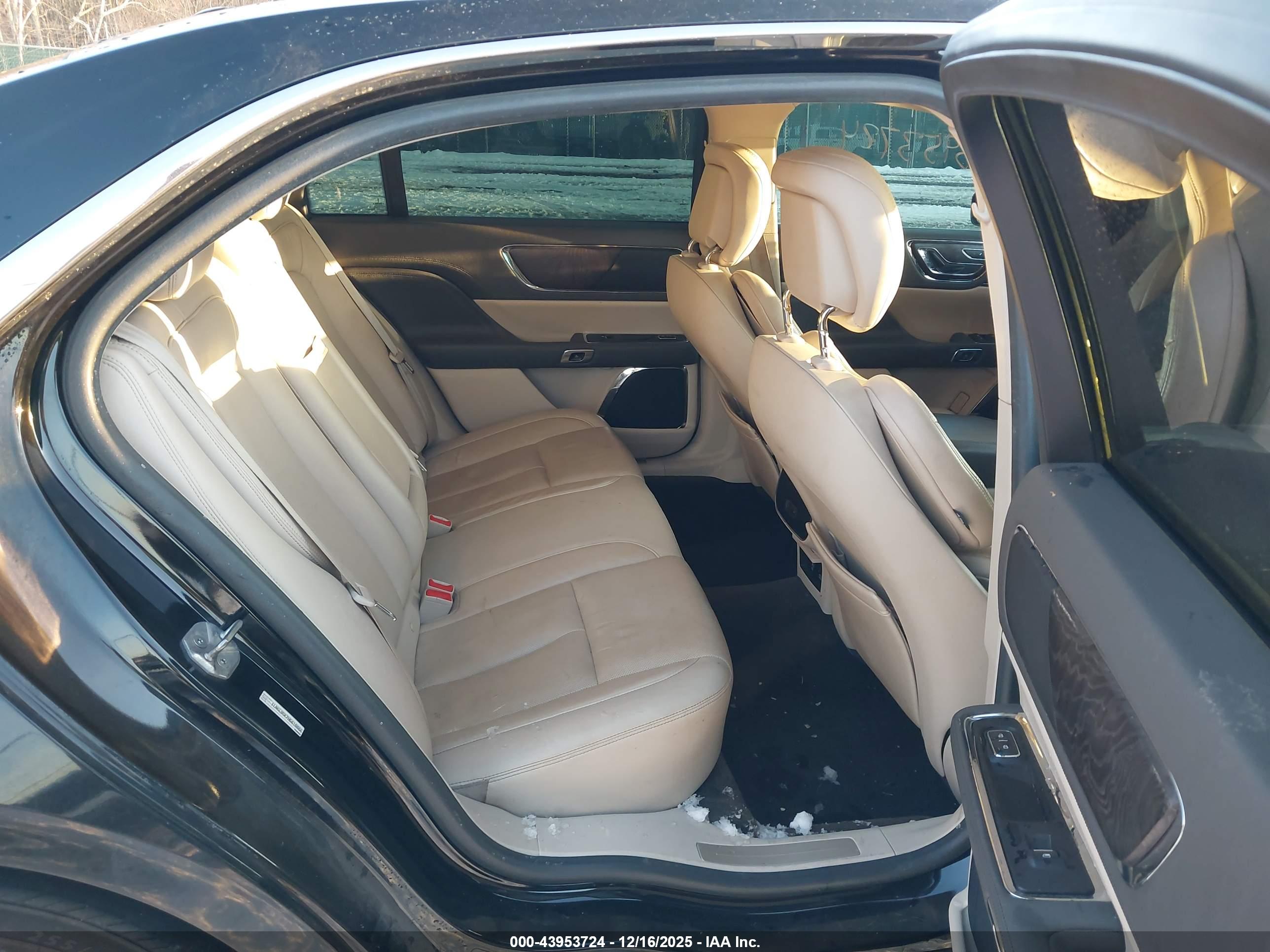 LINCOLN CONTINENTAL image 8