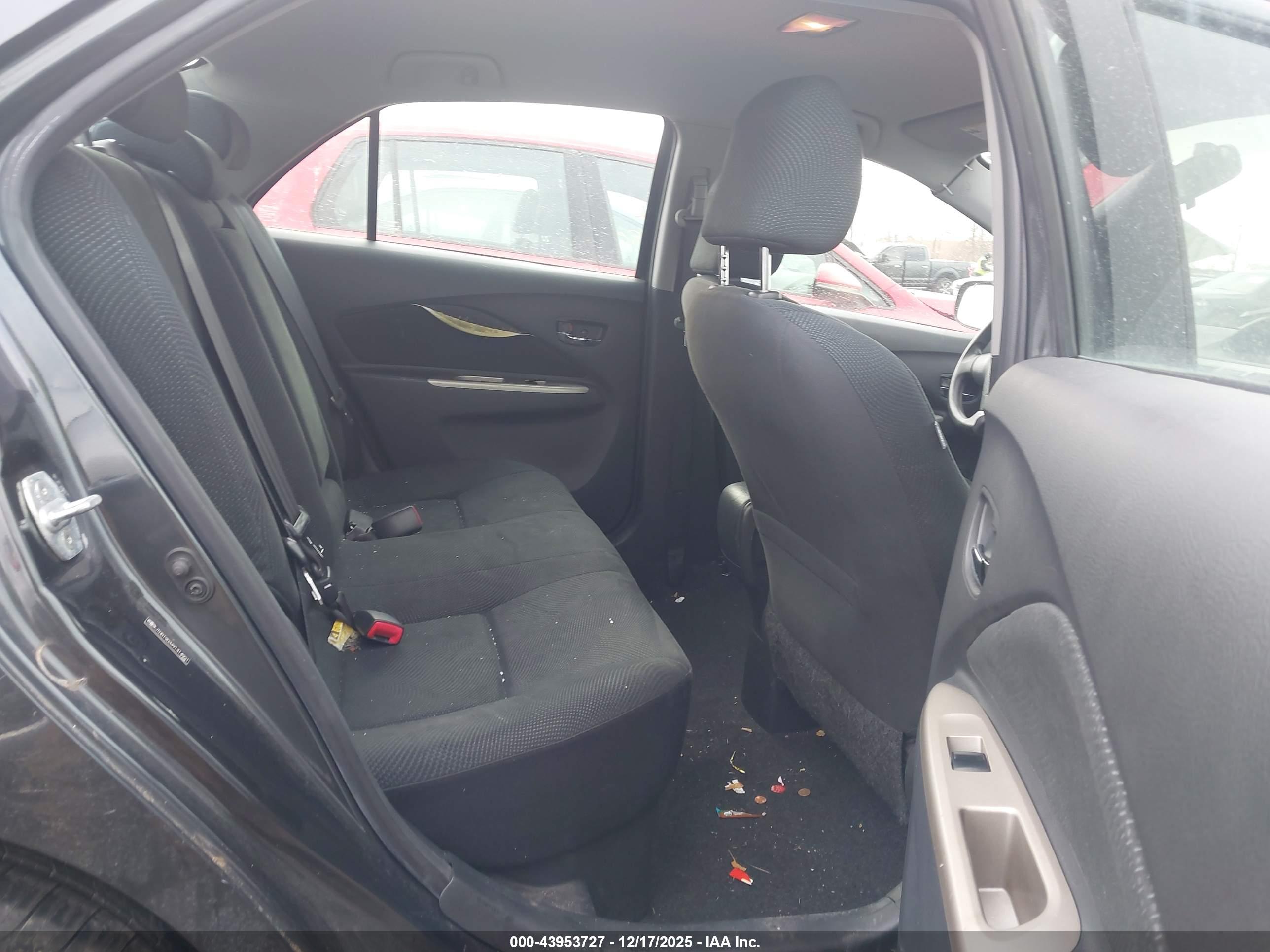TOYOTA YARIS image 8