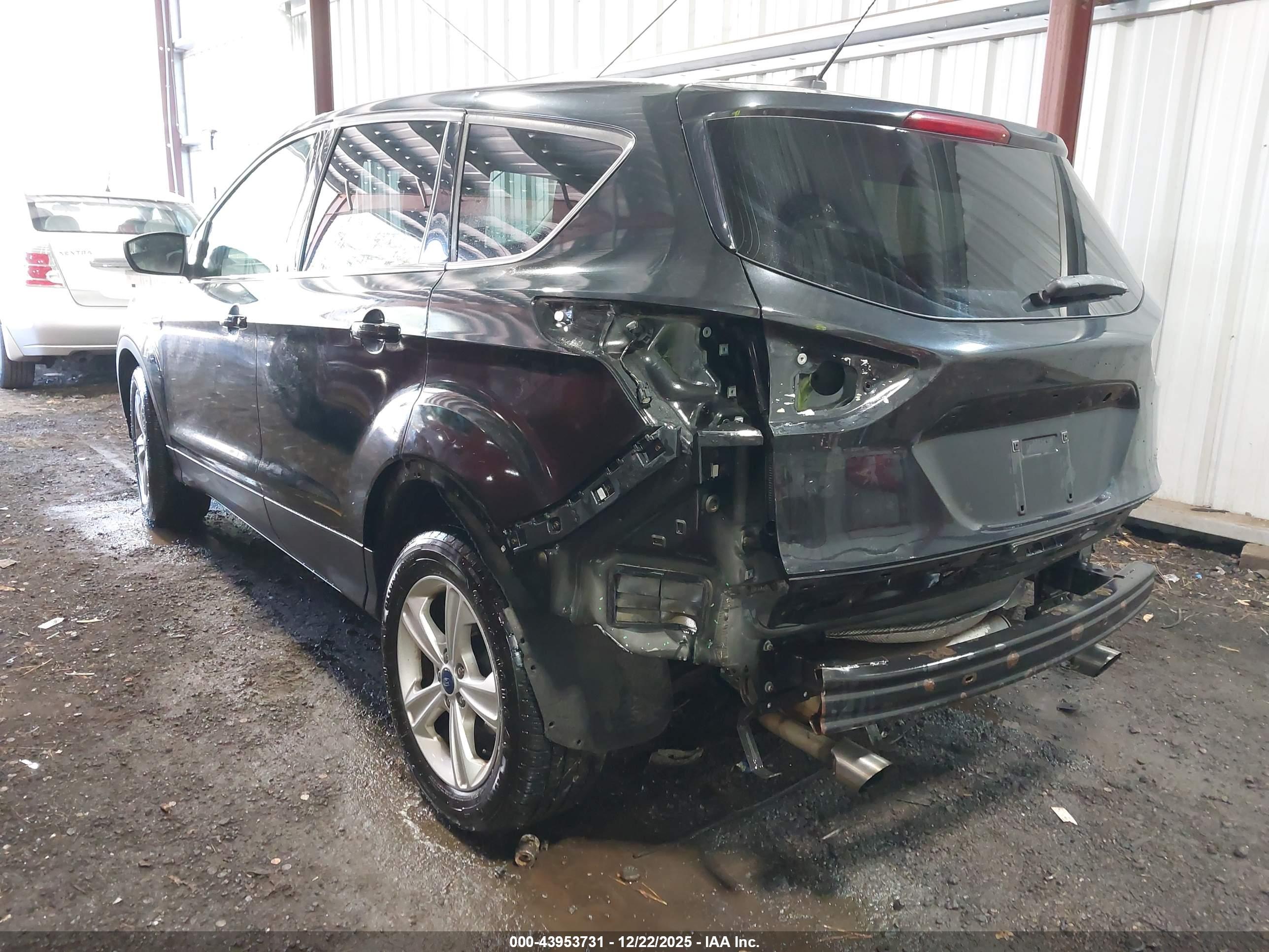 FORD ESCAPE image 3