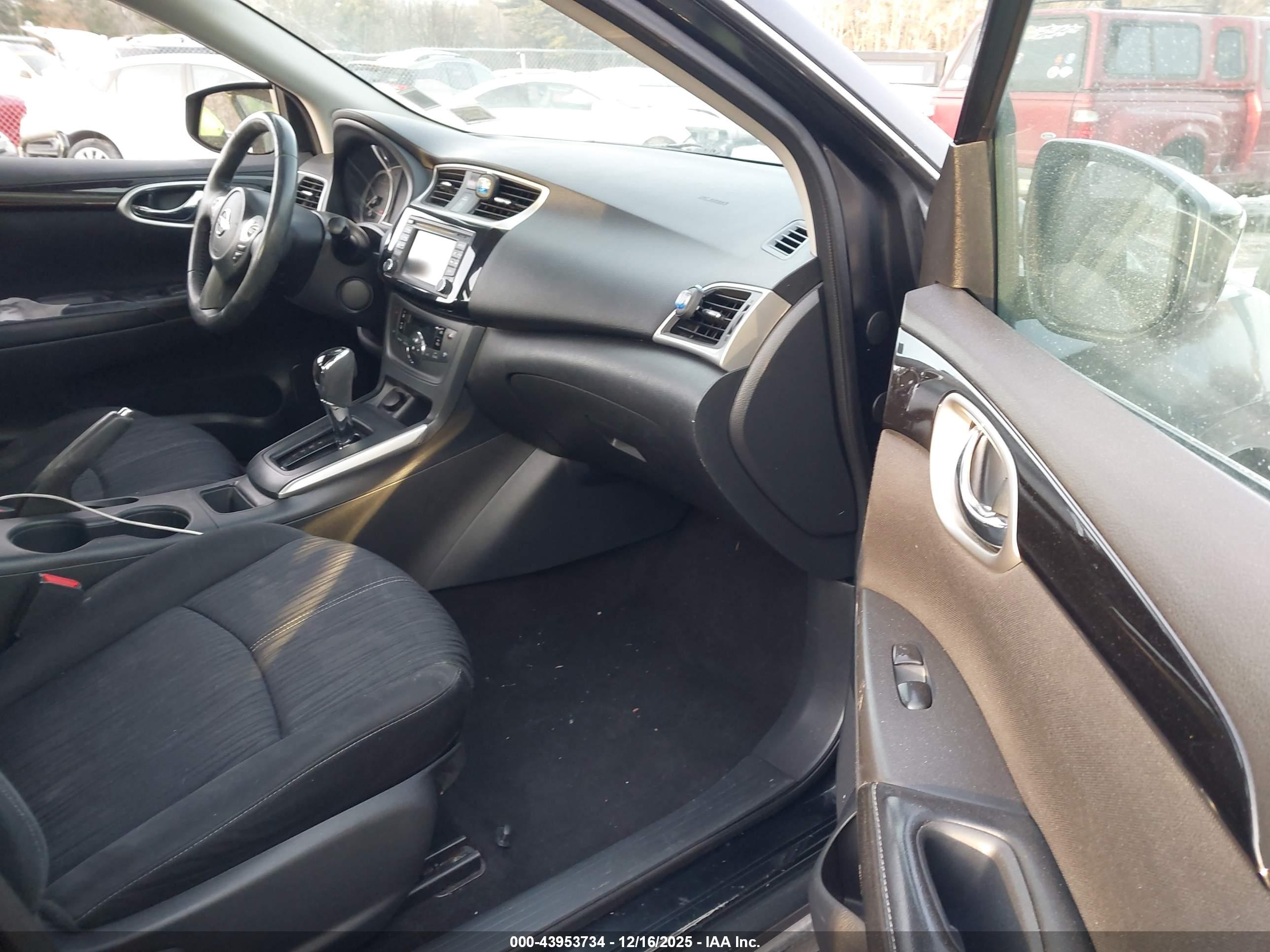 NISSAN SENTRA image 5