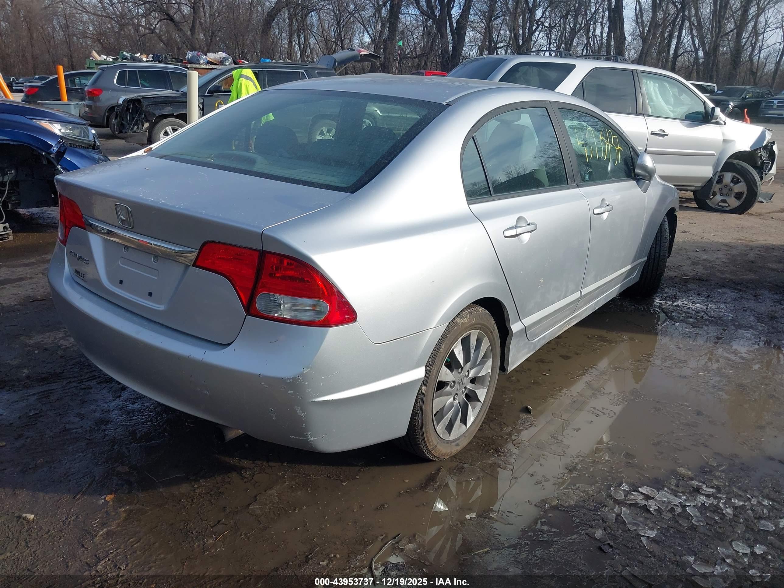 HONDA CIVIC image 4