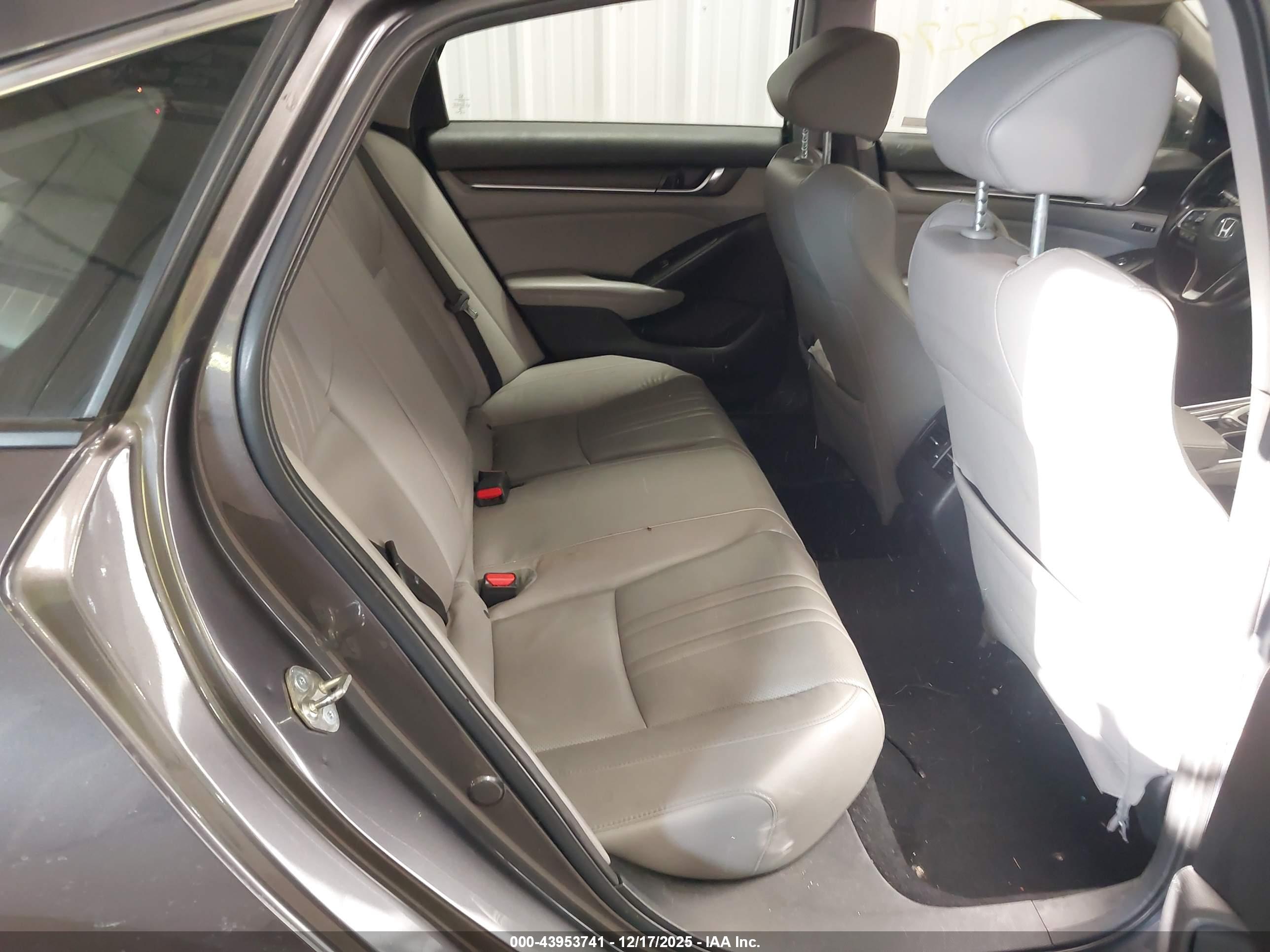 HONDA ACCORD image 8