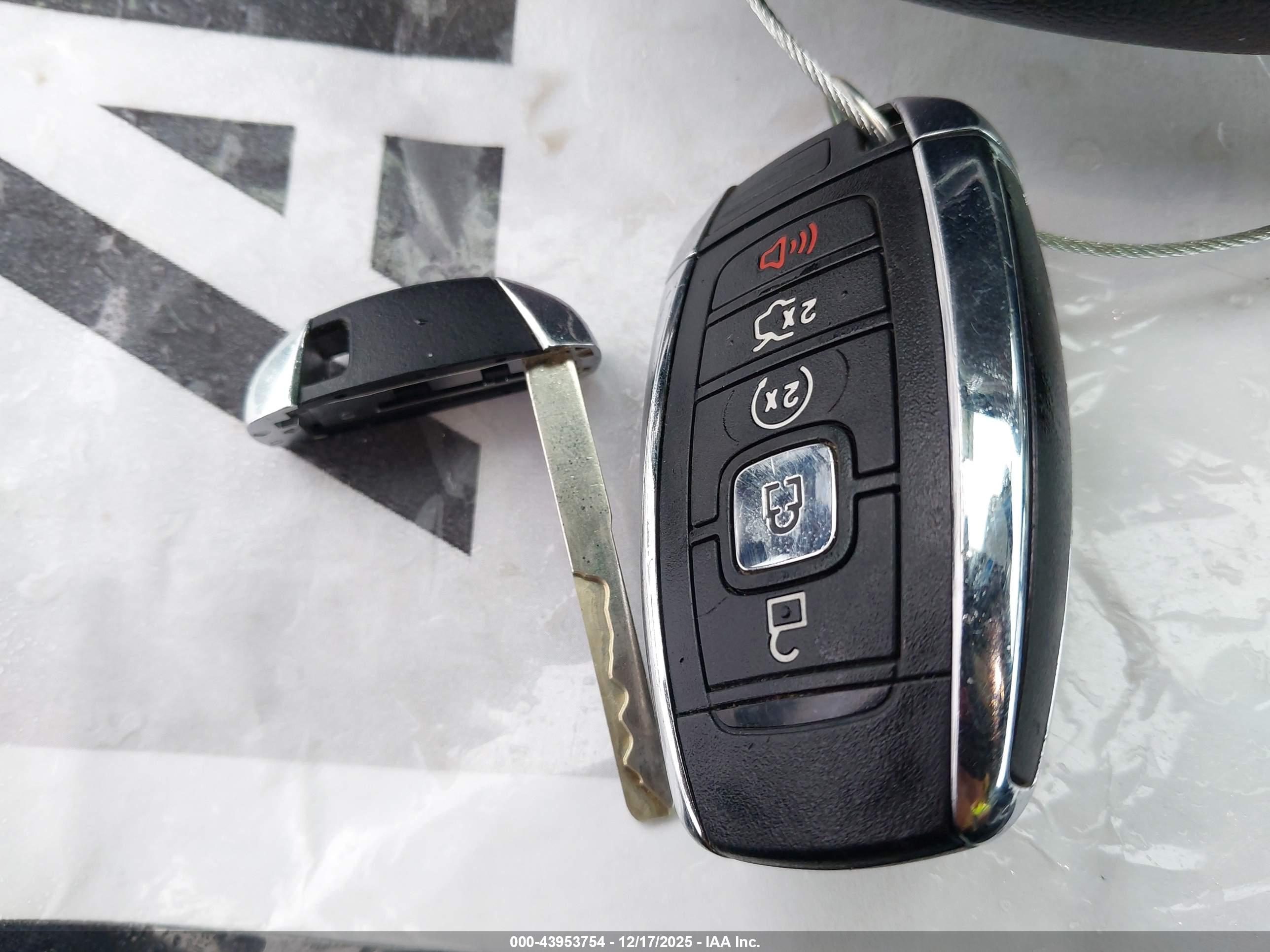 LINCOLN MKC image 11